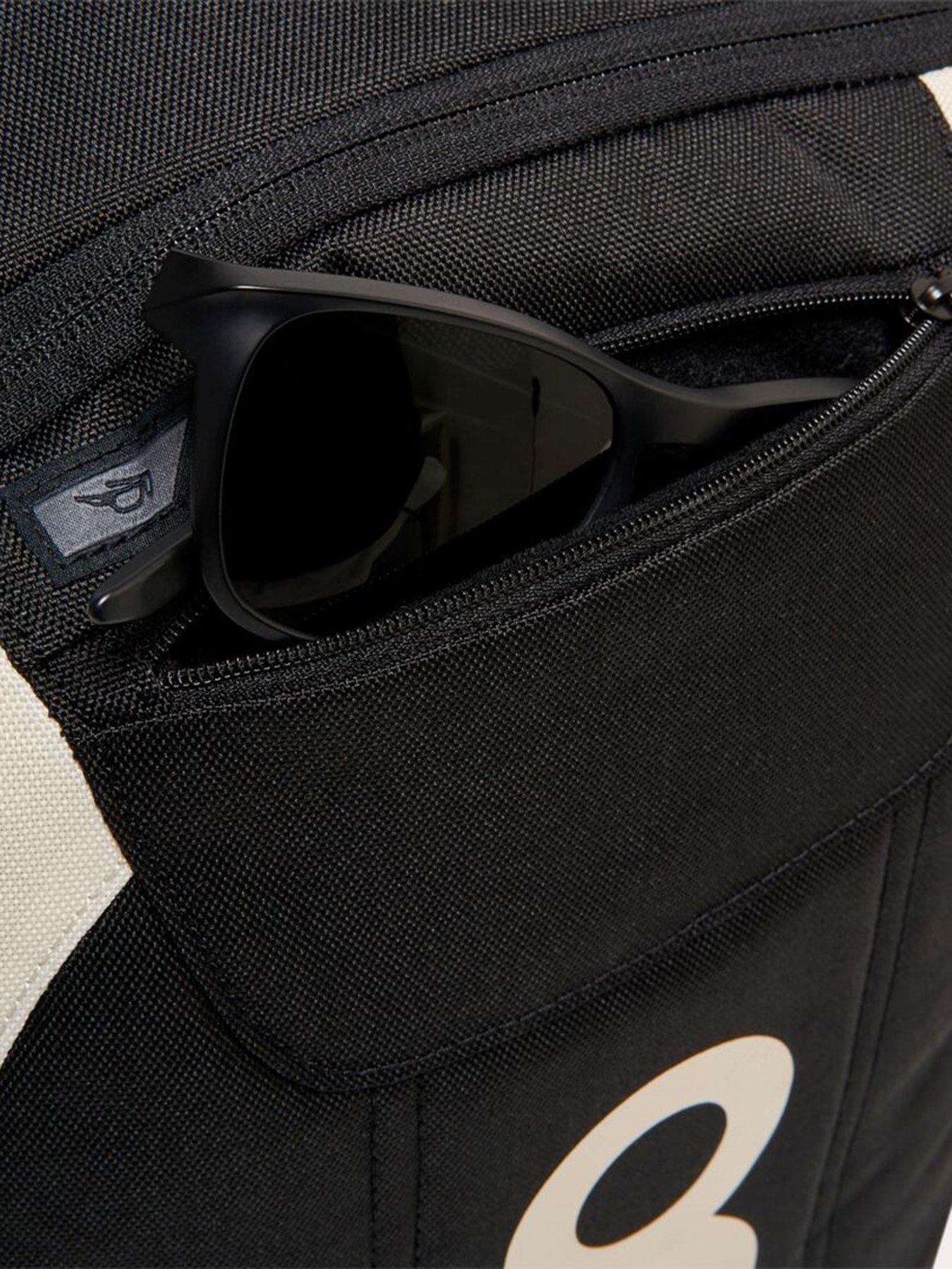 Image 4 of 6 of Oakley Mens Enduro 20L 3.0 Backpack - Black/White
