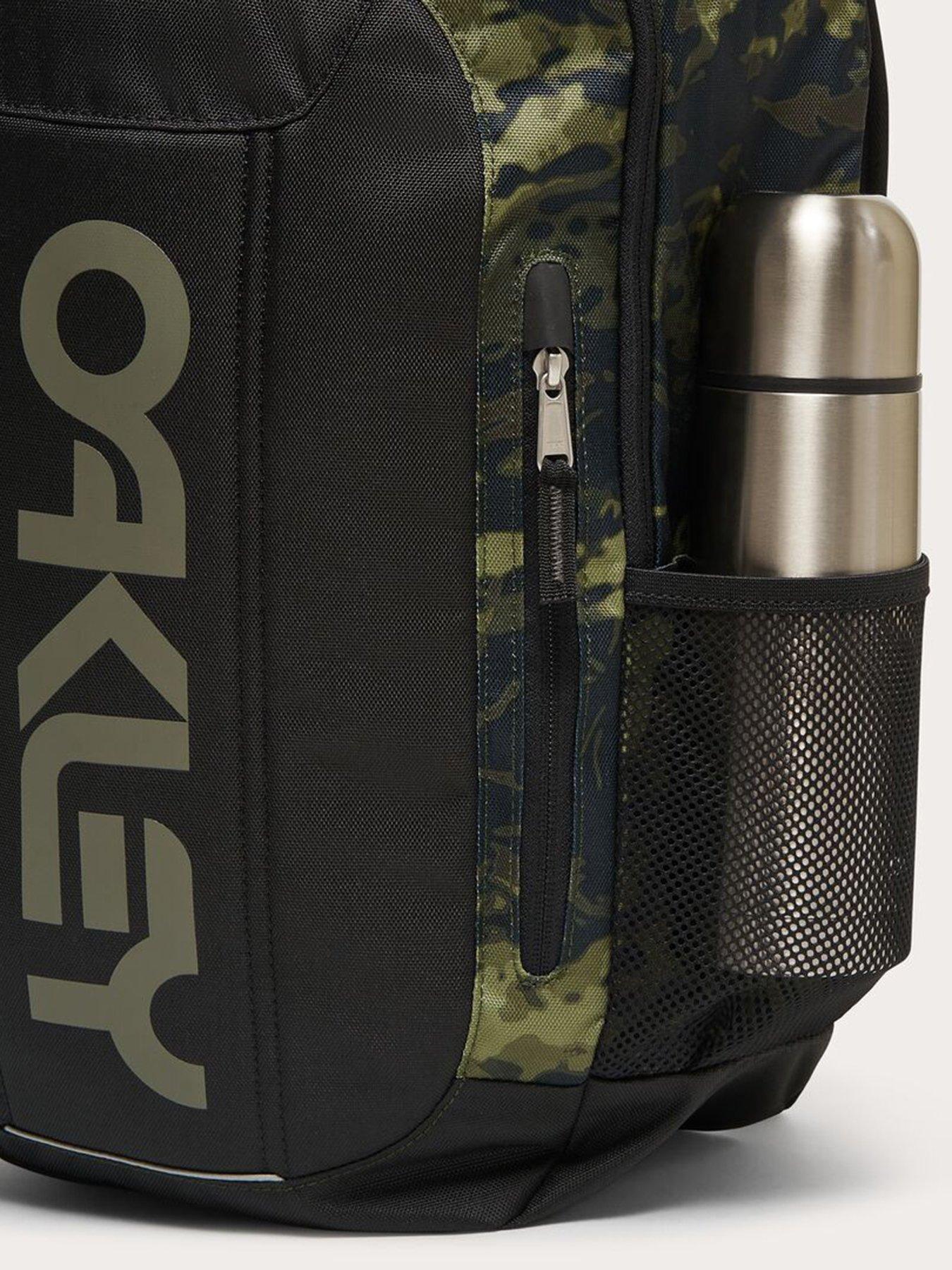 Image 4 of 6 of Oakley Mens Enduro 20L 3.0 Backpack - Black/Green
