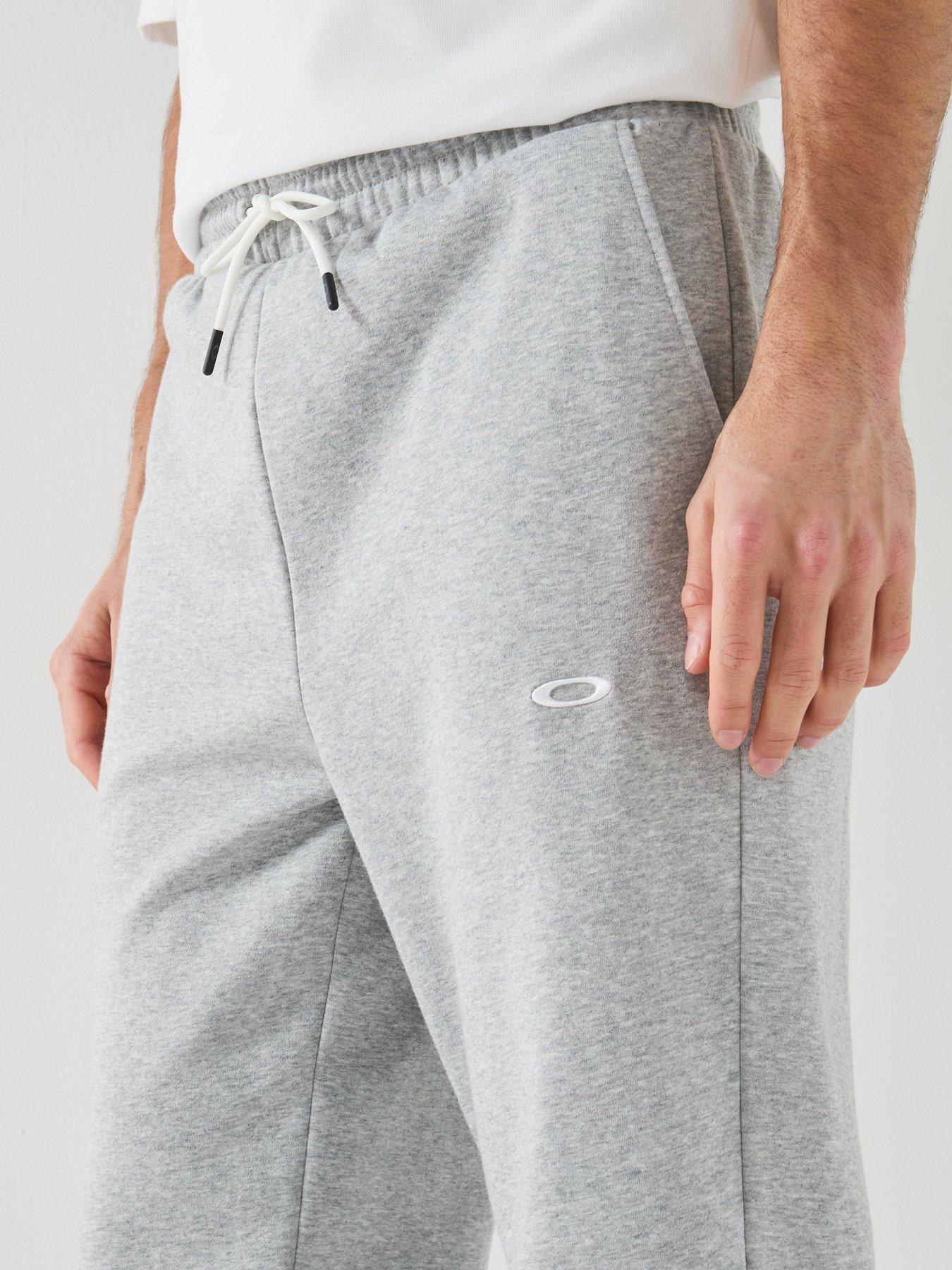 oakley-mens-relax-20-joggers-greyoutfit