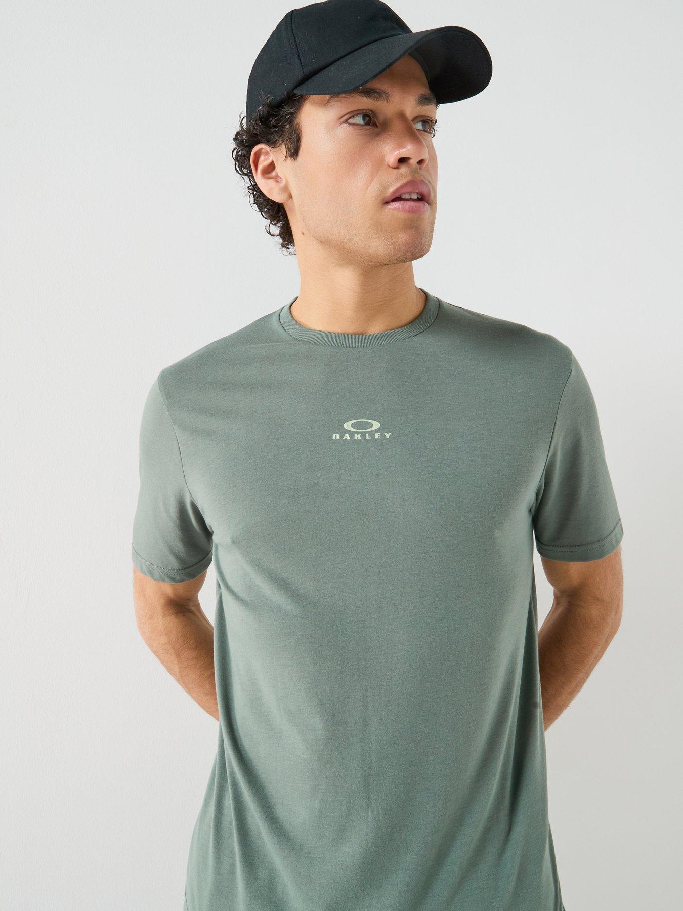 oakley-mens-bark-new-t-shirt-greenoutfit