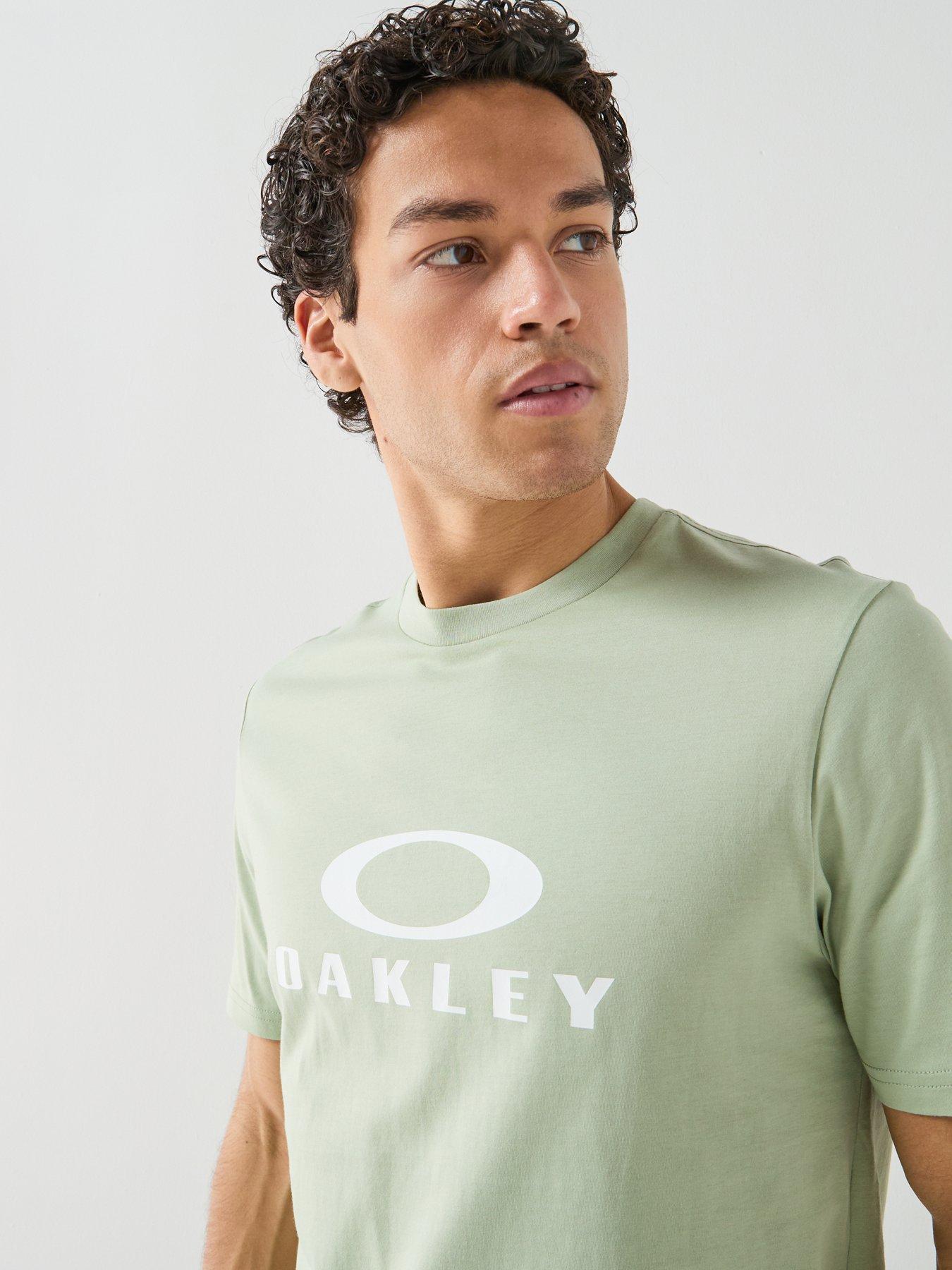 oakley-mens-bark-20-t-shirt-greenoutfit