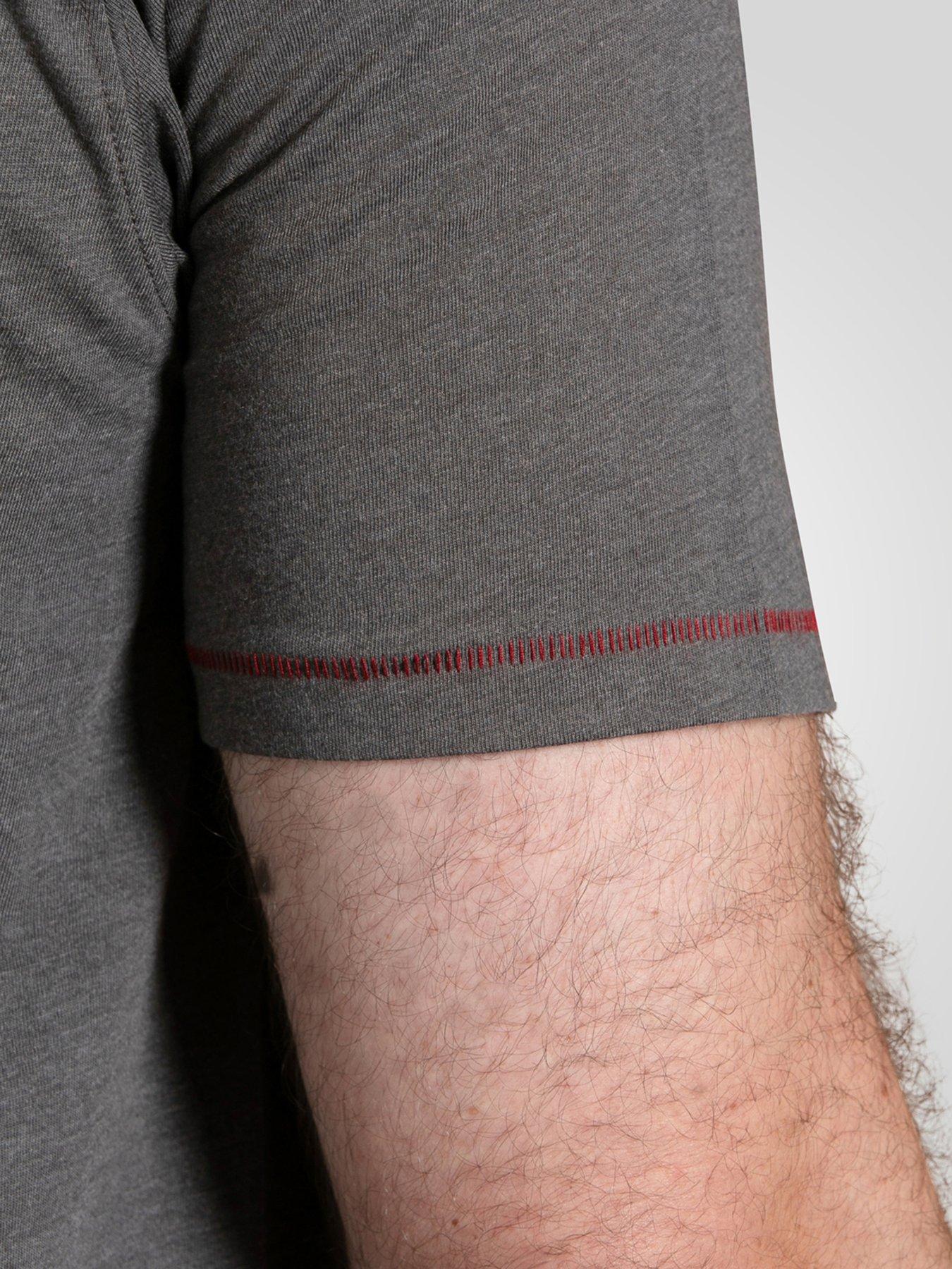 d555-official-acdc-black-ice-printed-crew-neck-t-shirt-greyoutfit