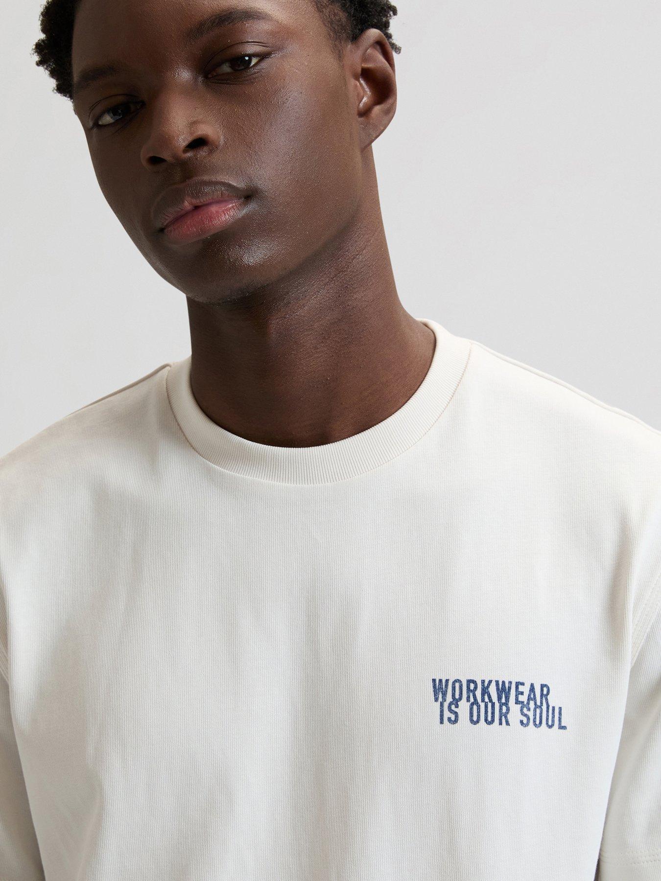 lee-workwear-back-graphic-relaxed-fit-t-shirt-creamdetail
