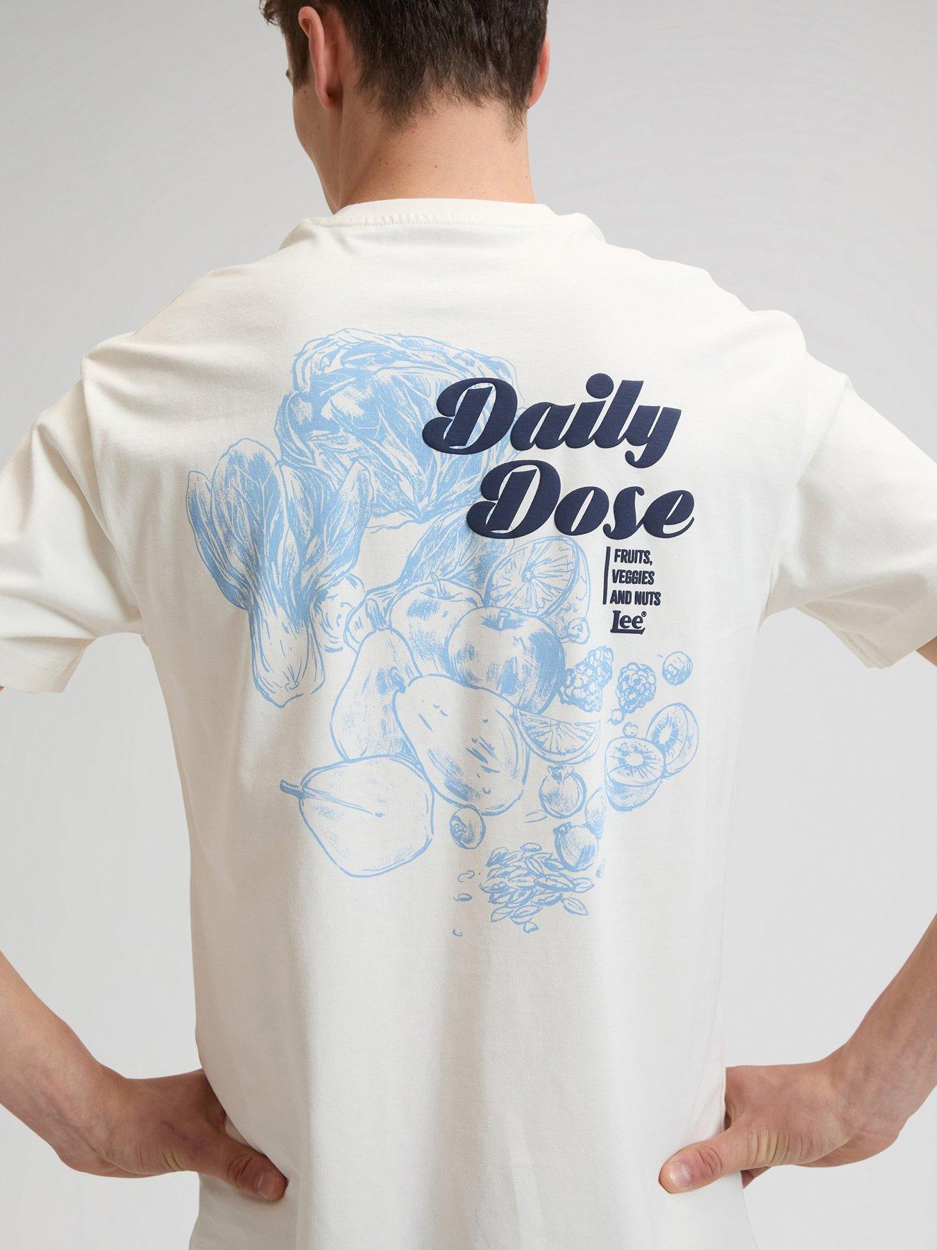 lee-essential-back-graphic-relaxed-fit-t-shirt-creamoutfit