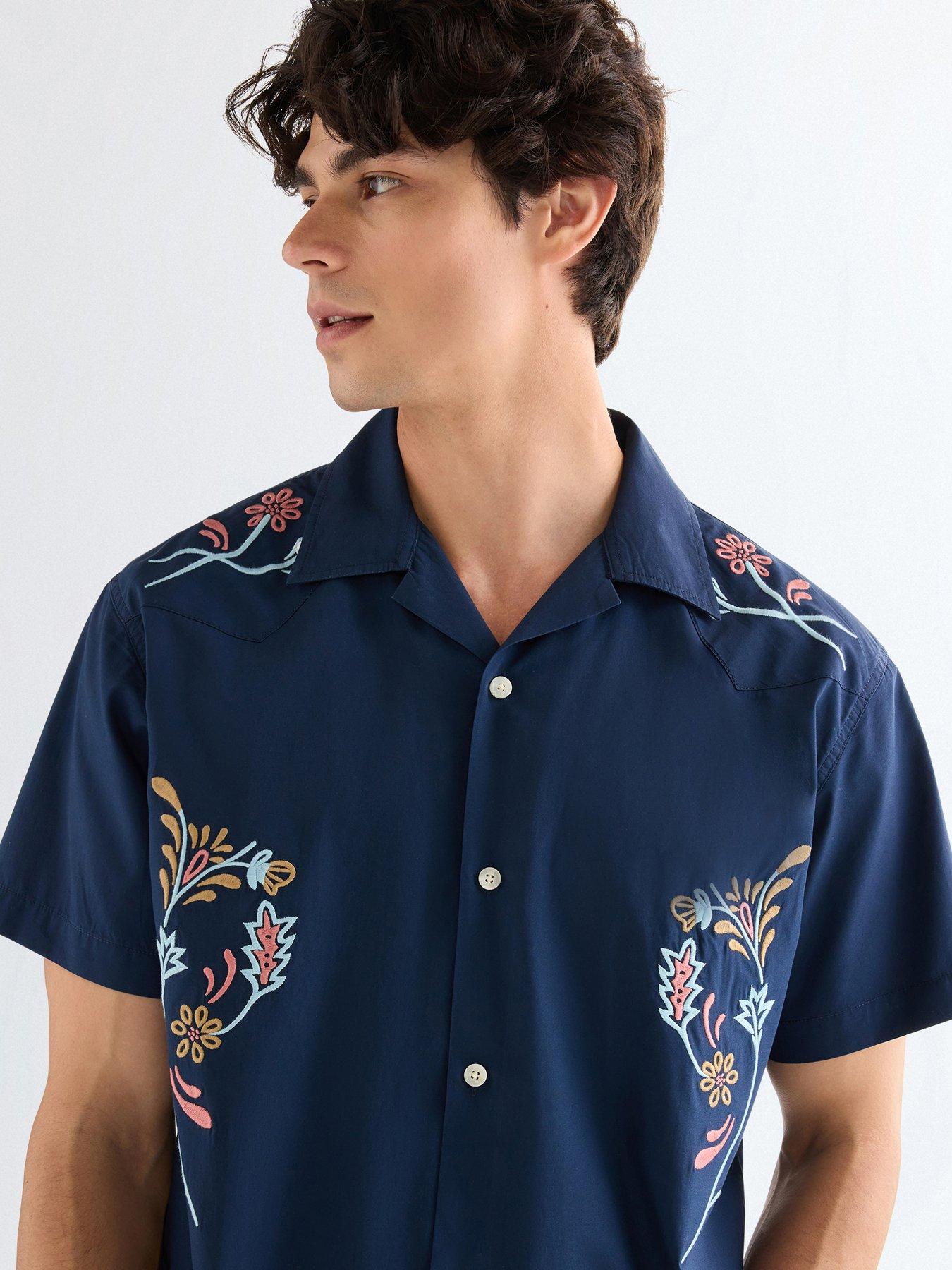 wrangler-embroidered-resort-short-sleeve-shirt-navyoutfit