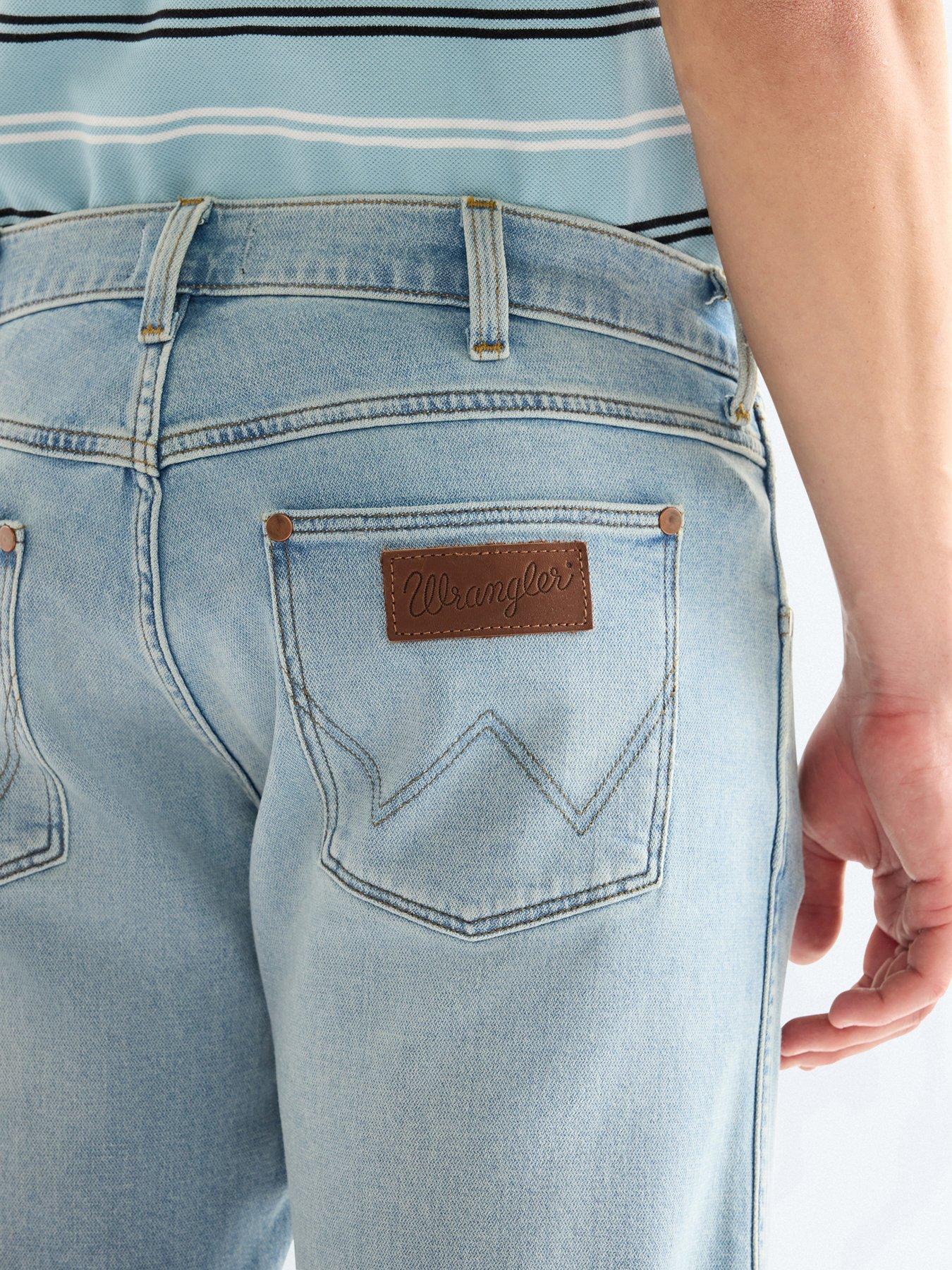 wrangler-wrangler-colton-denim-shorts-light-blueoutfit