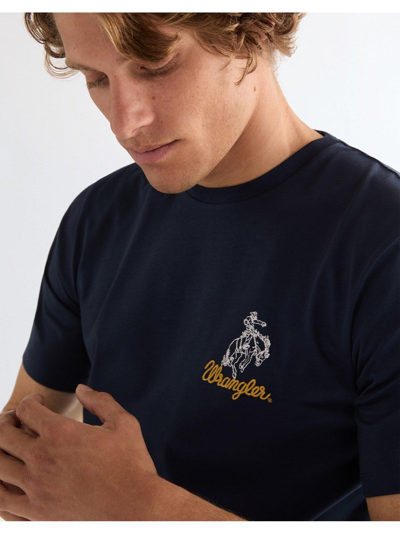 wrangler-embroidered-t-shirt-navyoutfit