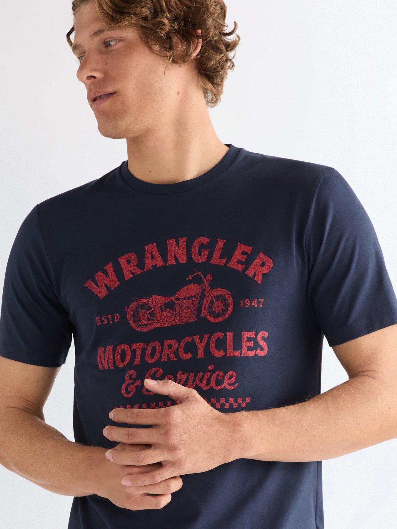 wrangler-americana-graphic-t-shirt-navyoutfit