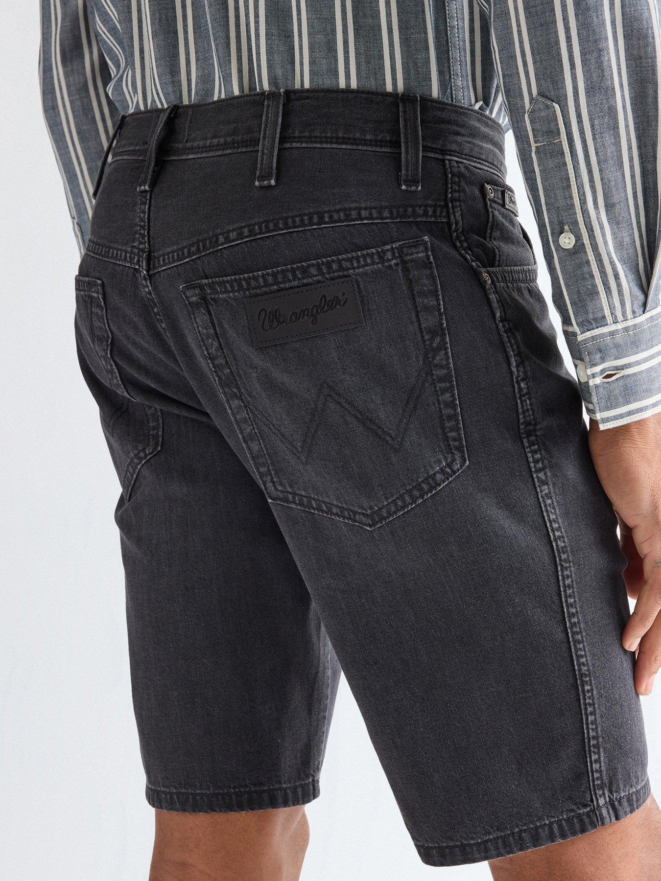 wrangler-texas-denim-shorts-blackoutfit