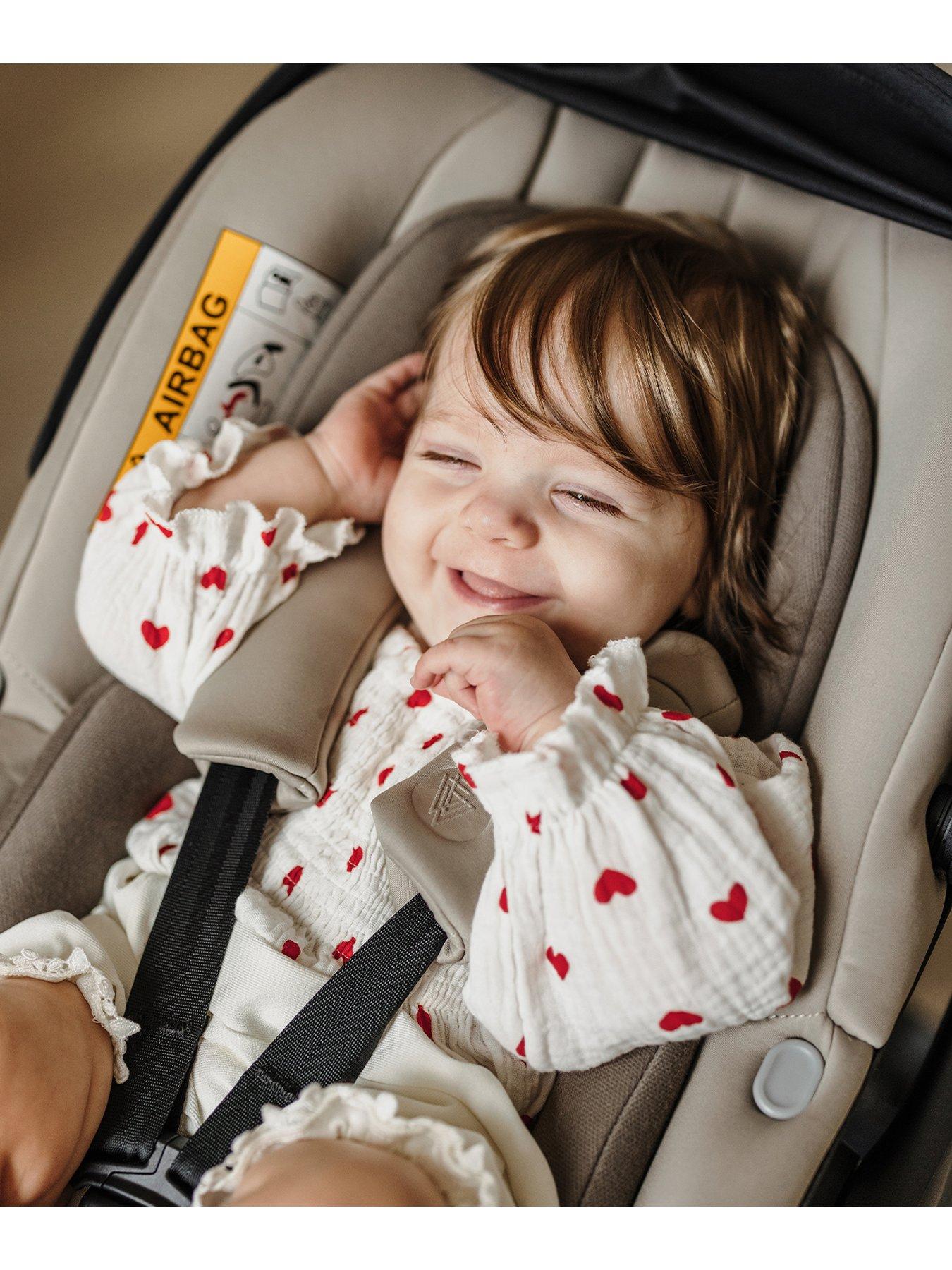 venicci-tiago-i-size-car-seat-and-360-isofix-base-beigeoutfit