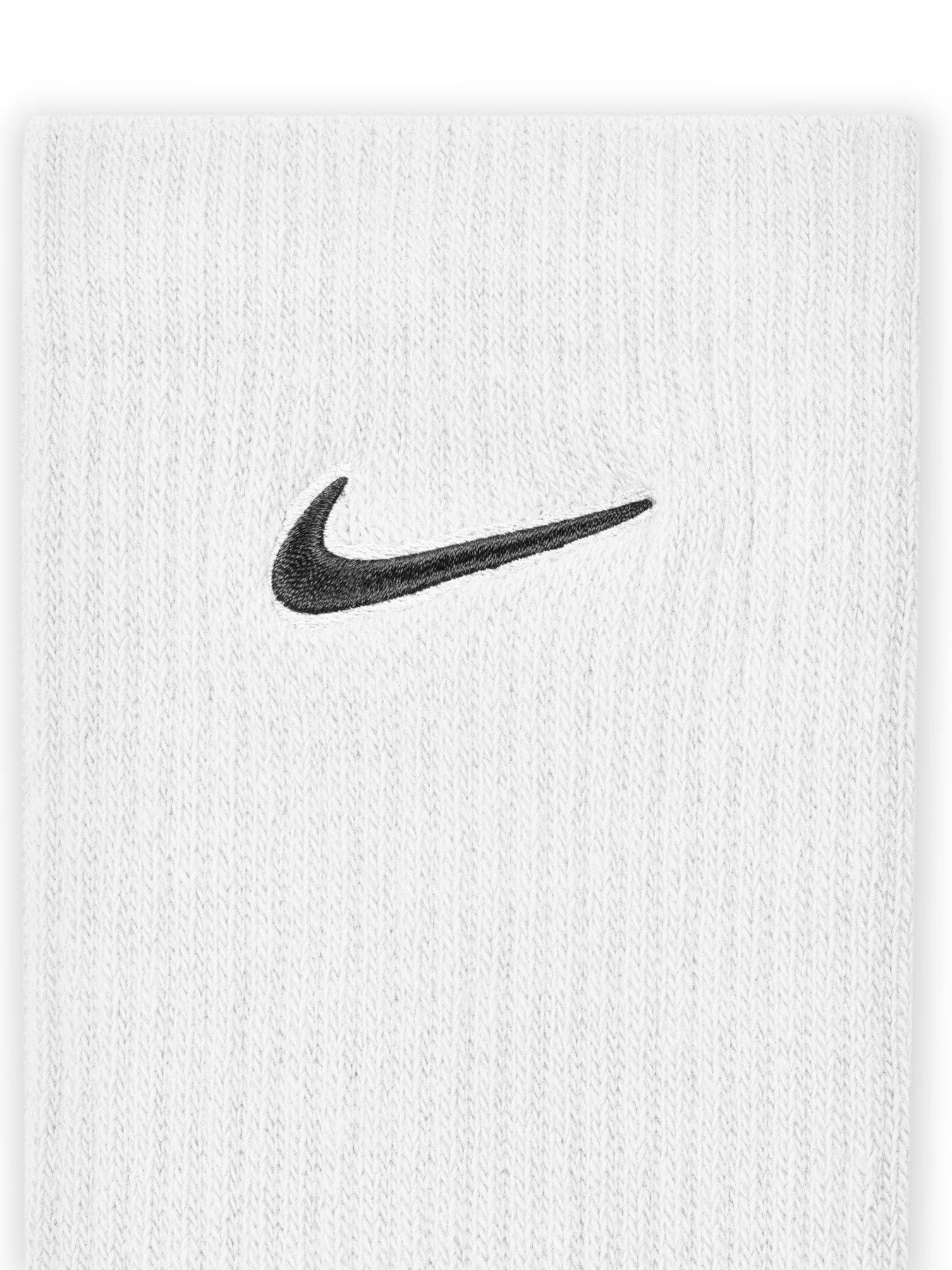 Image 4 of 4 of Nike Unisex Everyday Elevated Swoosh Embroidered Crew Socks 3 Pack - Multi