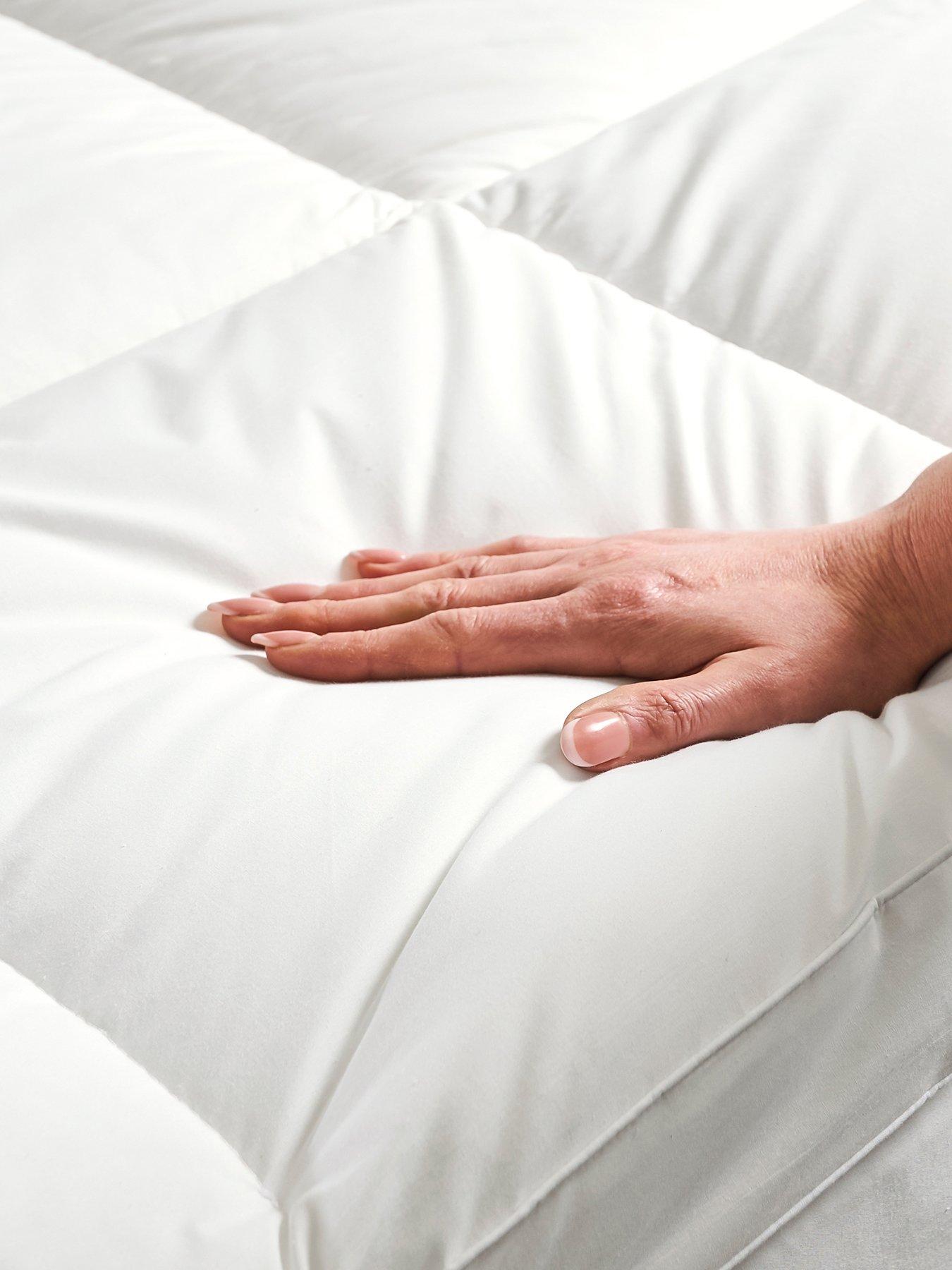 christy-cloud-loft-filled-mattress-protector--doubleback