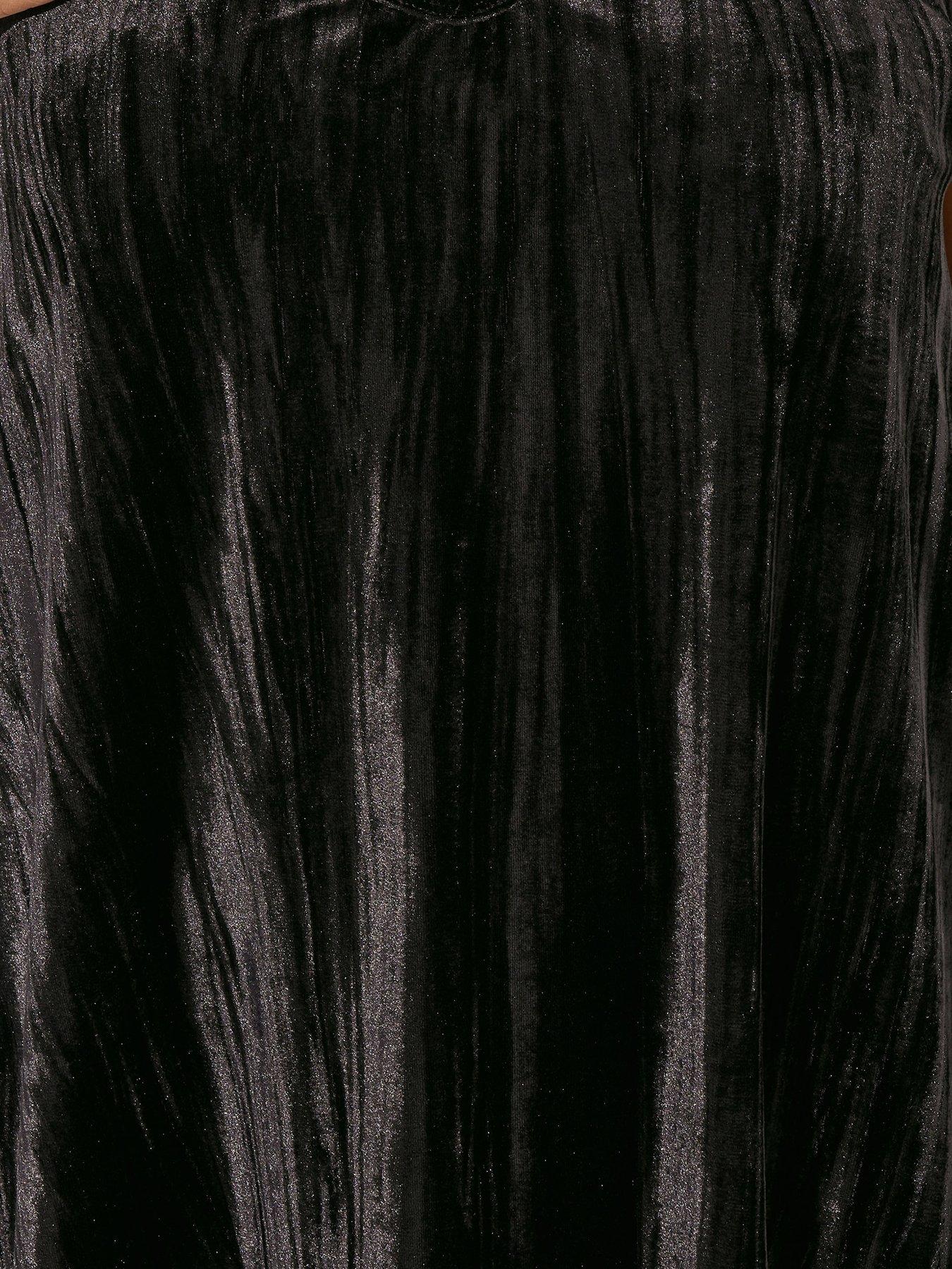 yours-curve-crushed-velour-cami-blackoutfit