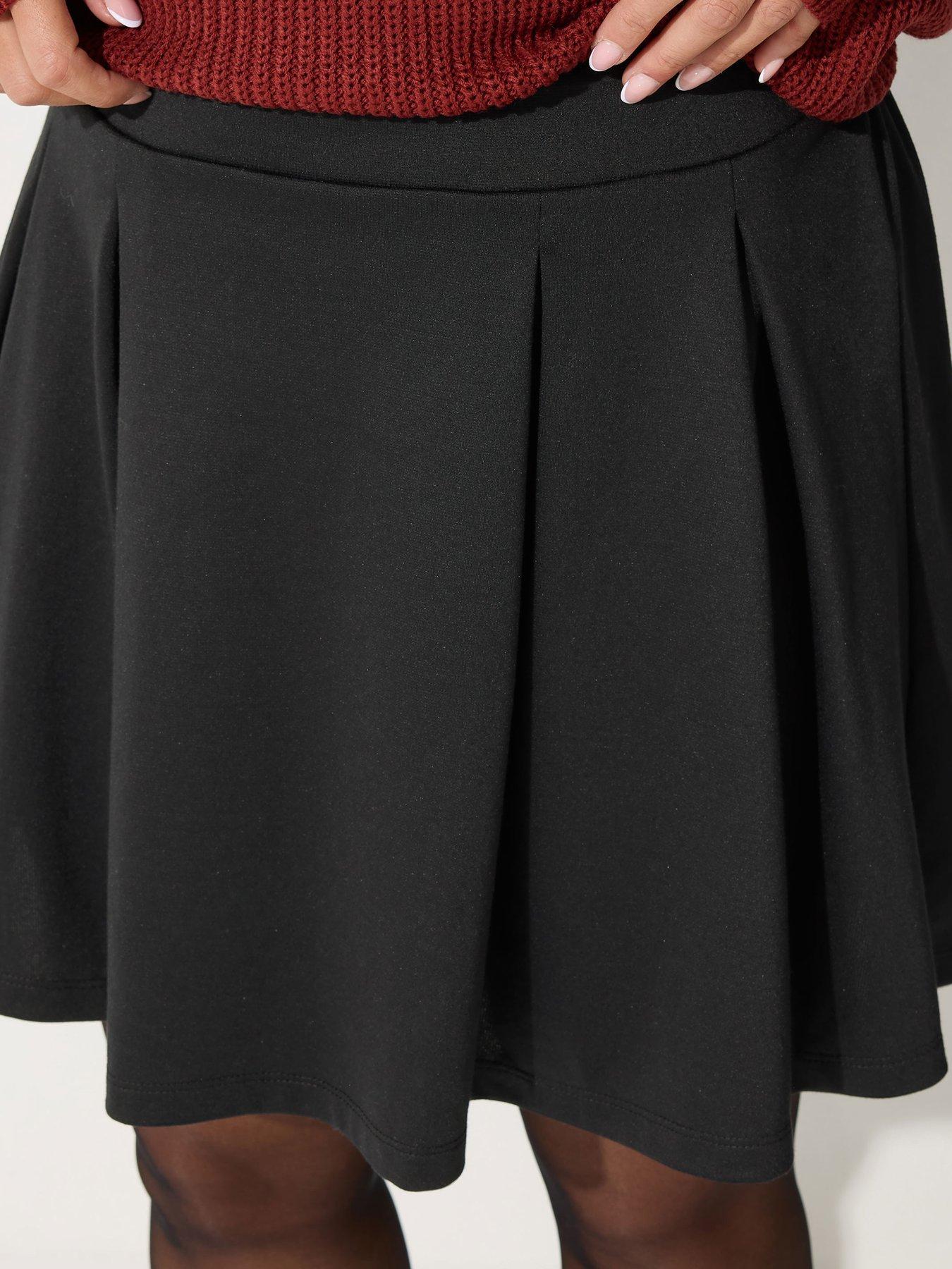 Image 4 of 4 of Yours Curve Pleated Skirt - Black