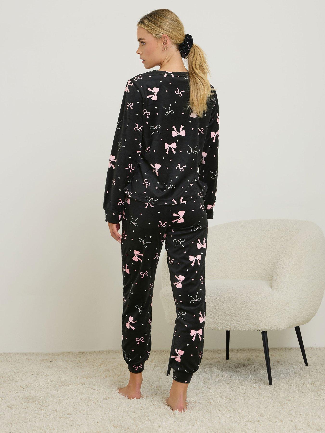 pixiegirl-petite-fleece-bows-hearts-pj-set-blackstillFront