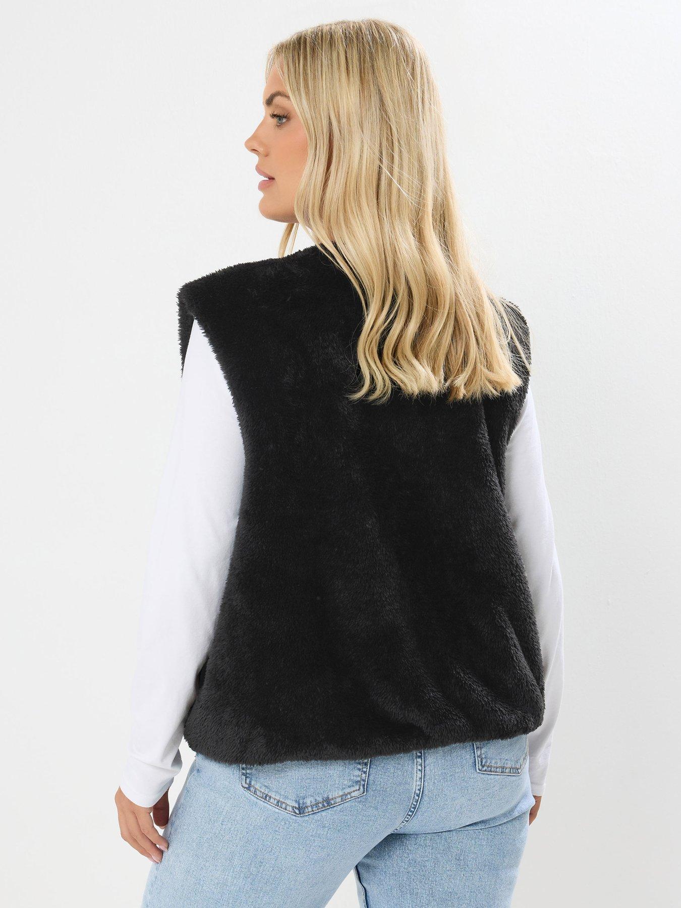 yours-curve-feather-fleece-gilet-blackstillFront