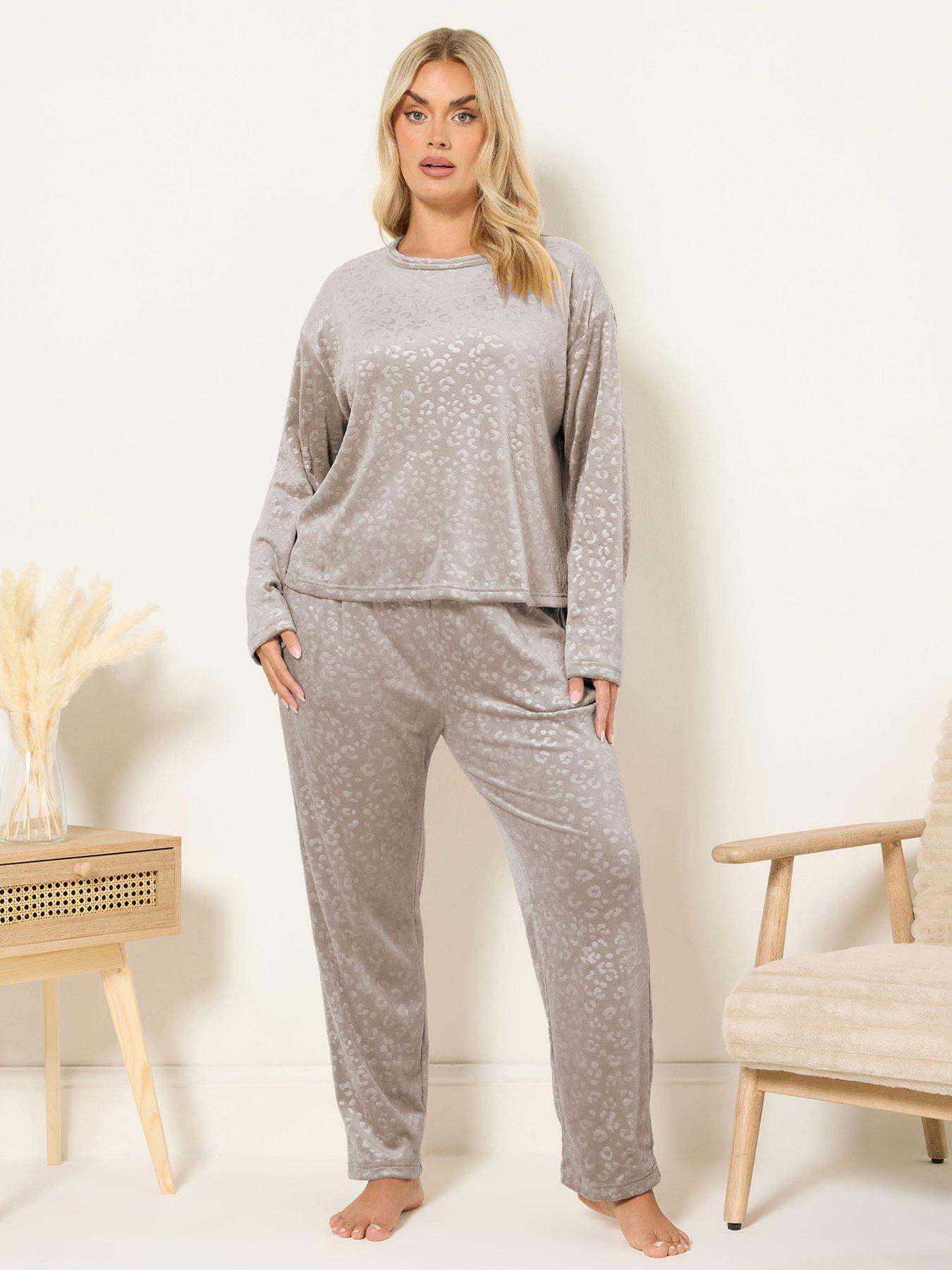 yours-curve-super-luxe-embossed-lounge-set-naturalfront