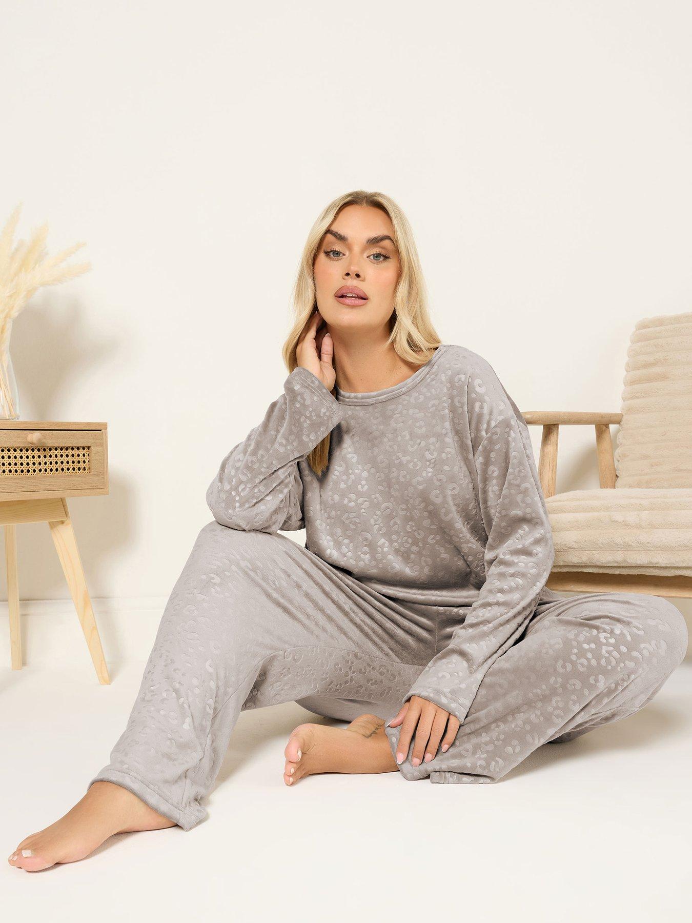 yours-curve-super-luxe-embossed-lounge-set-naturalback