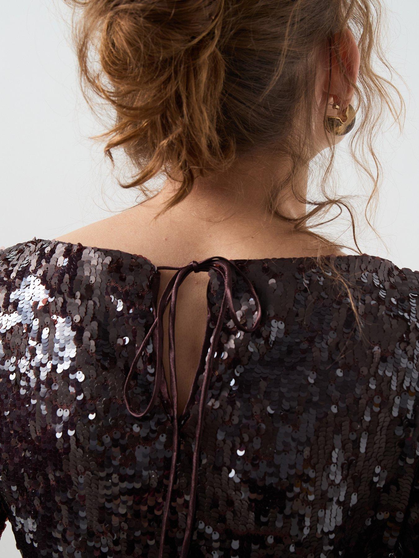 mango-flared-sleeve-sequin-t-shirt-brownoutfit