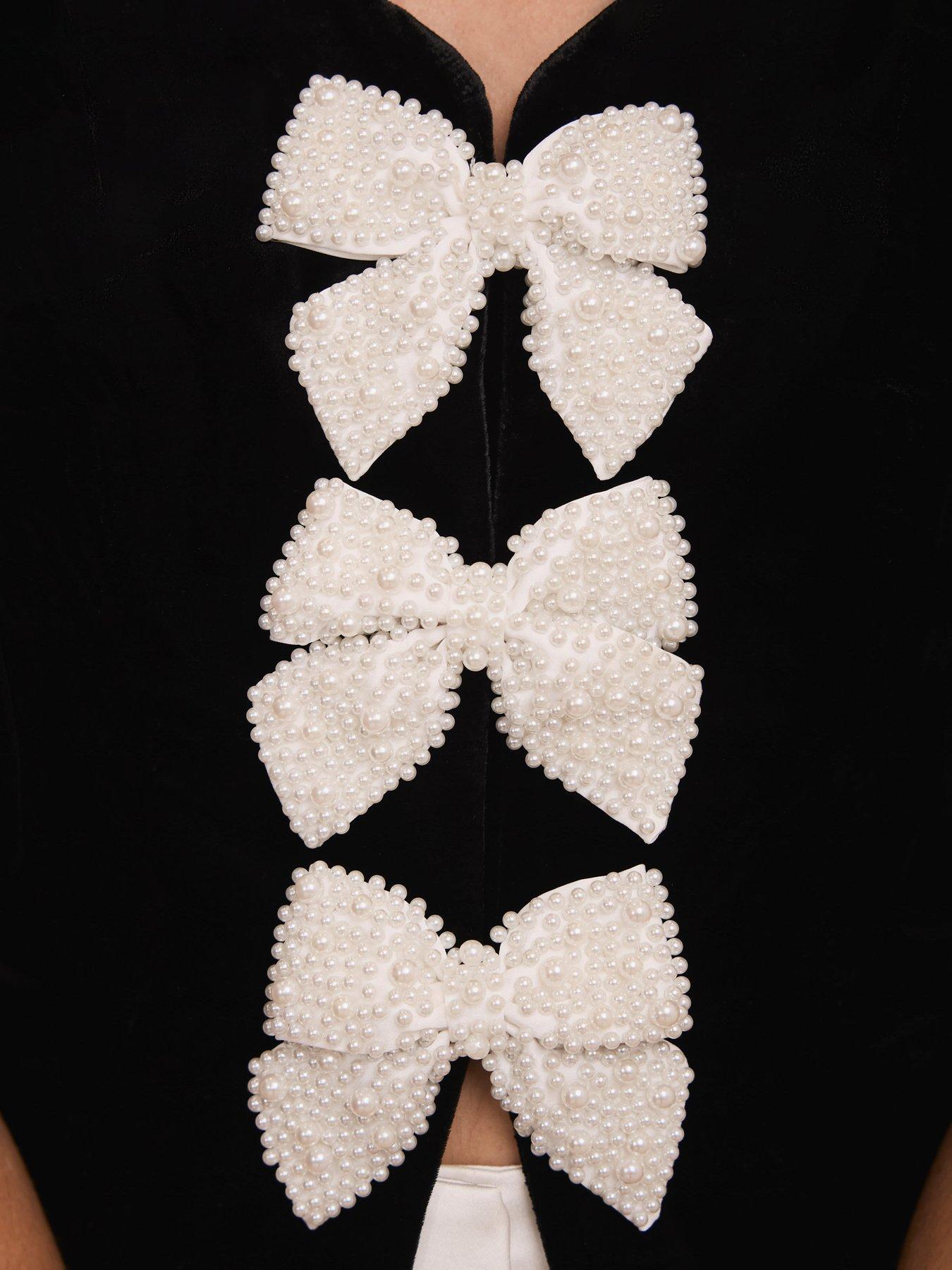 mint-velvet-puff-sleeve-top-blackoutfit