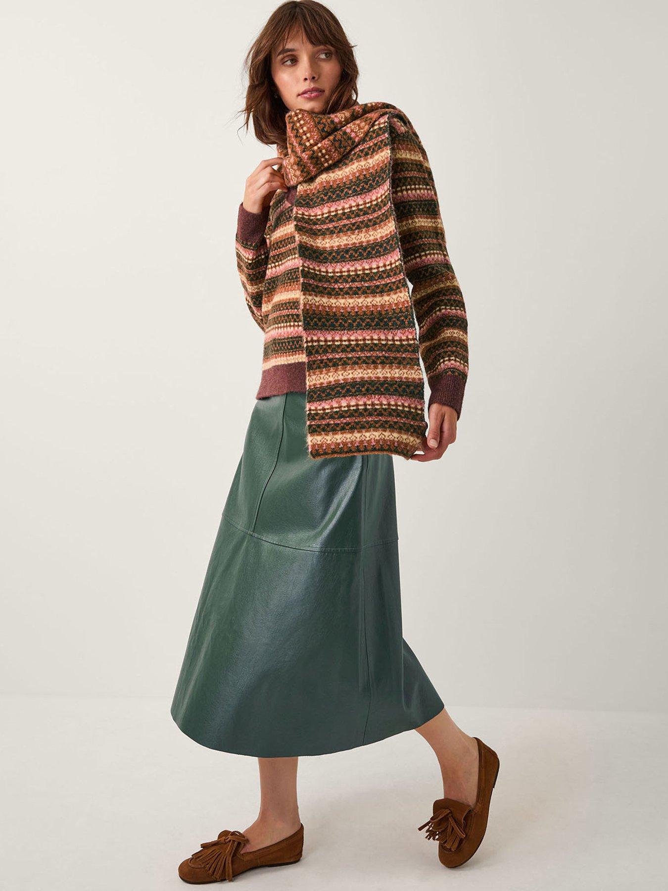 monsoon-scout-scarf-jumper-printoutfit