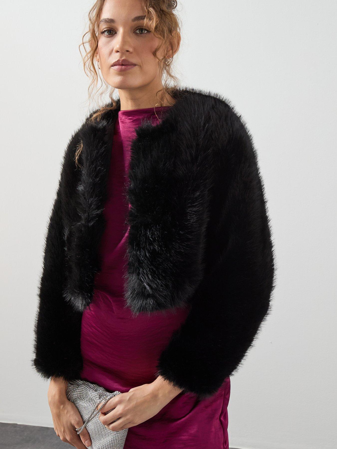mango-faux-fur-cropped-jacket-black