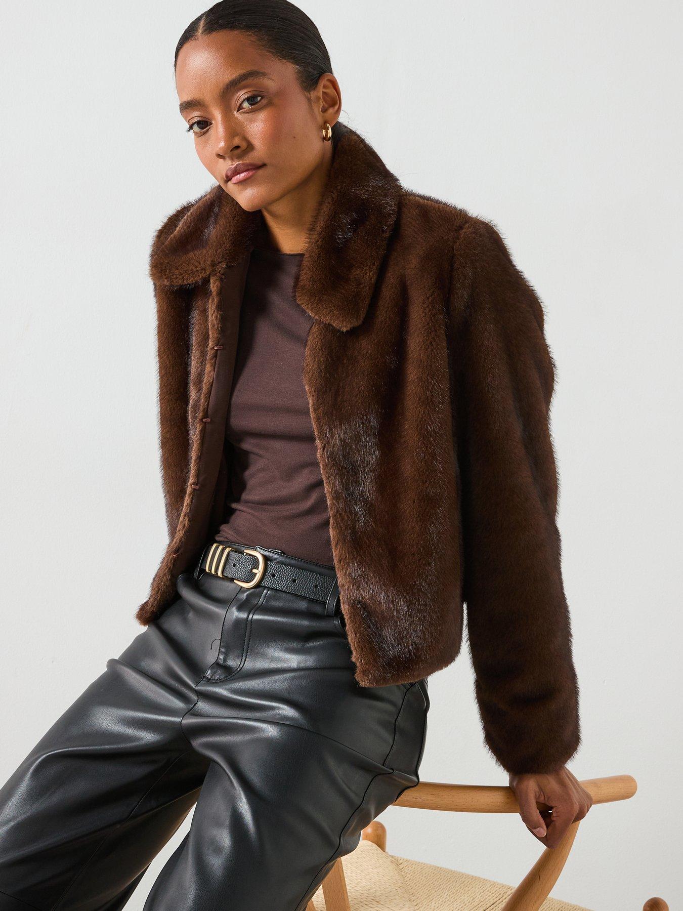mango-faux-fur-jacket-brownoutfit
