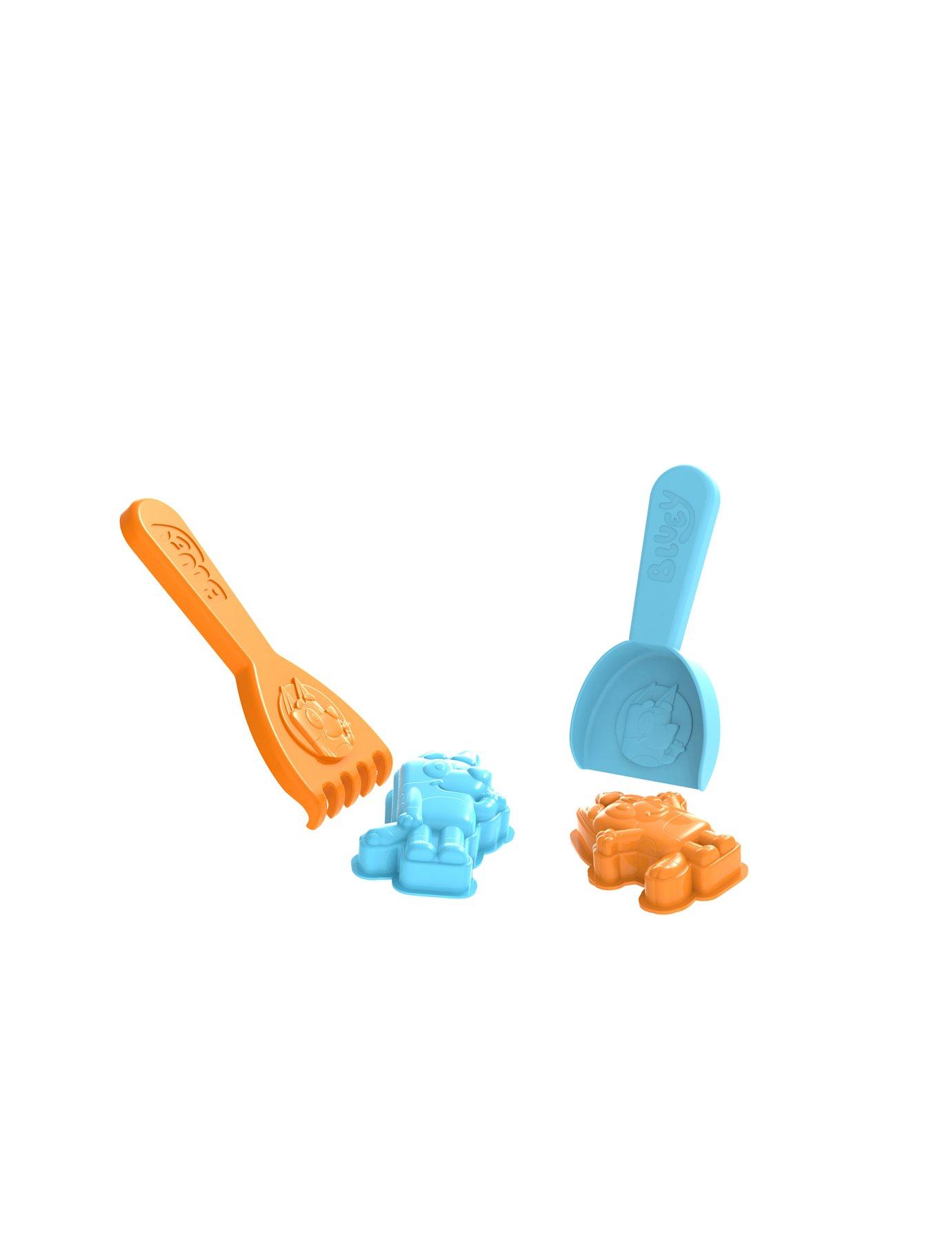 Image 3 of 4 of Bluey Bluey Sand and Water Table