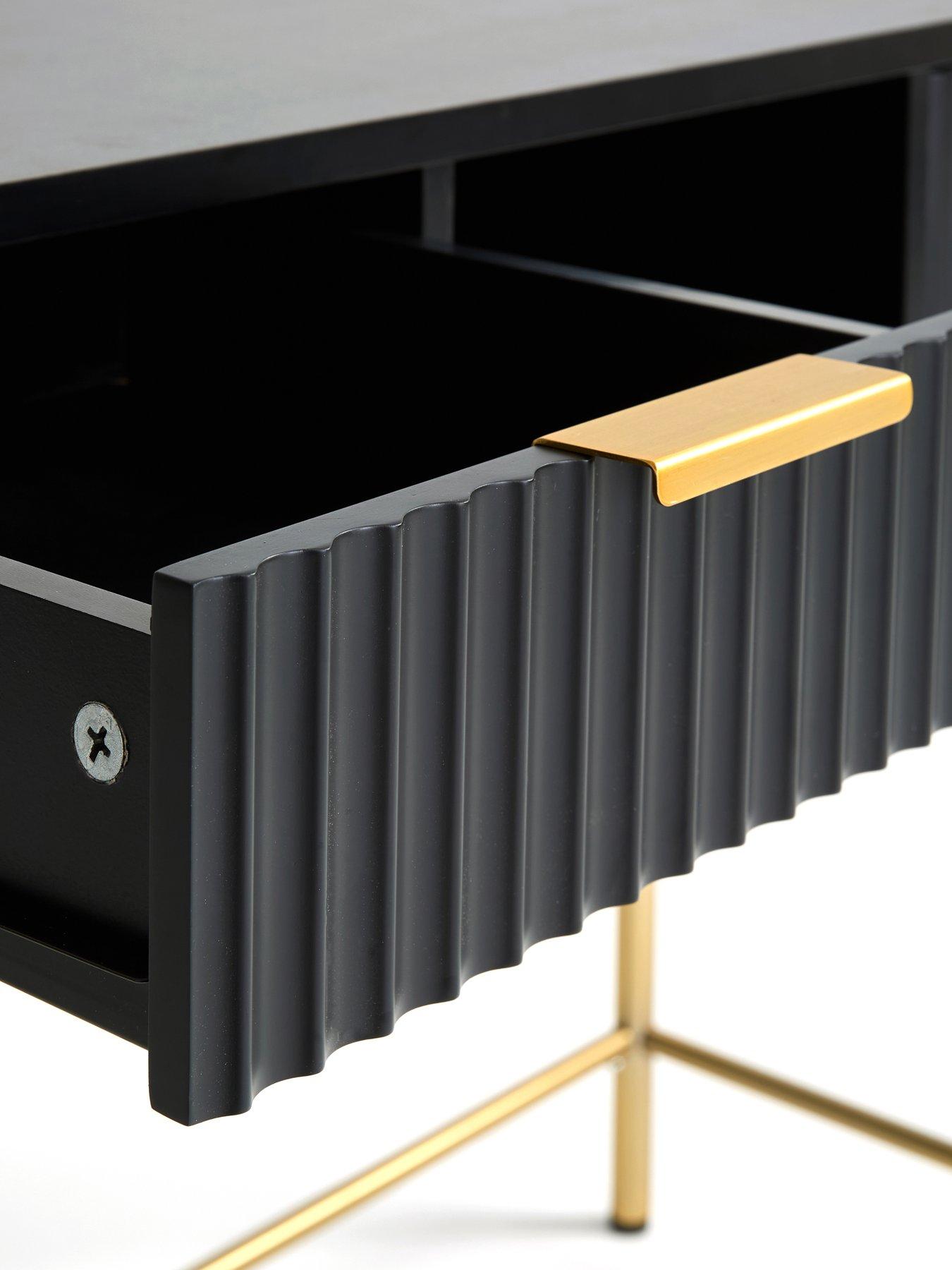 the-very-collection-cora-deskdetail
