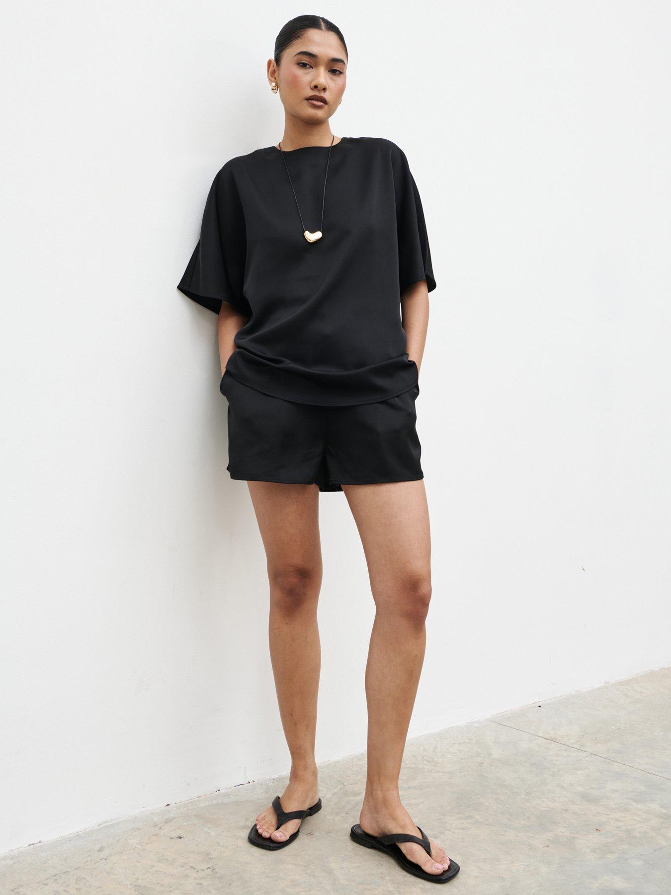 Pretty Lavish Breya Boxy Satin T-Shirt - Black