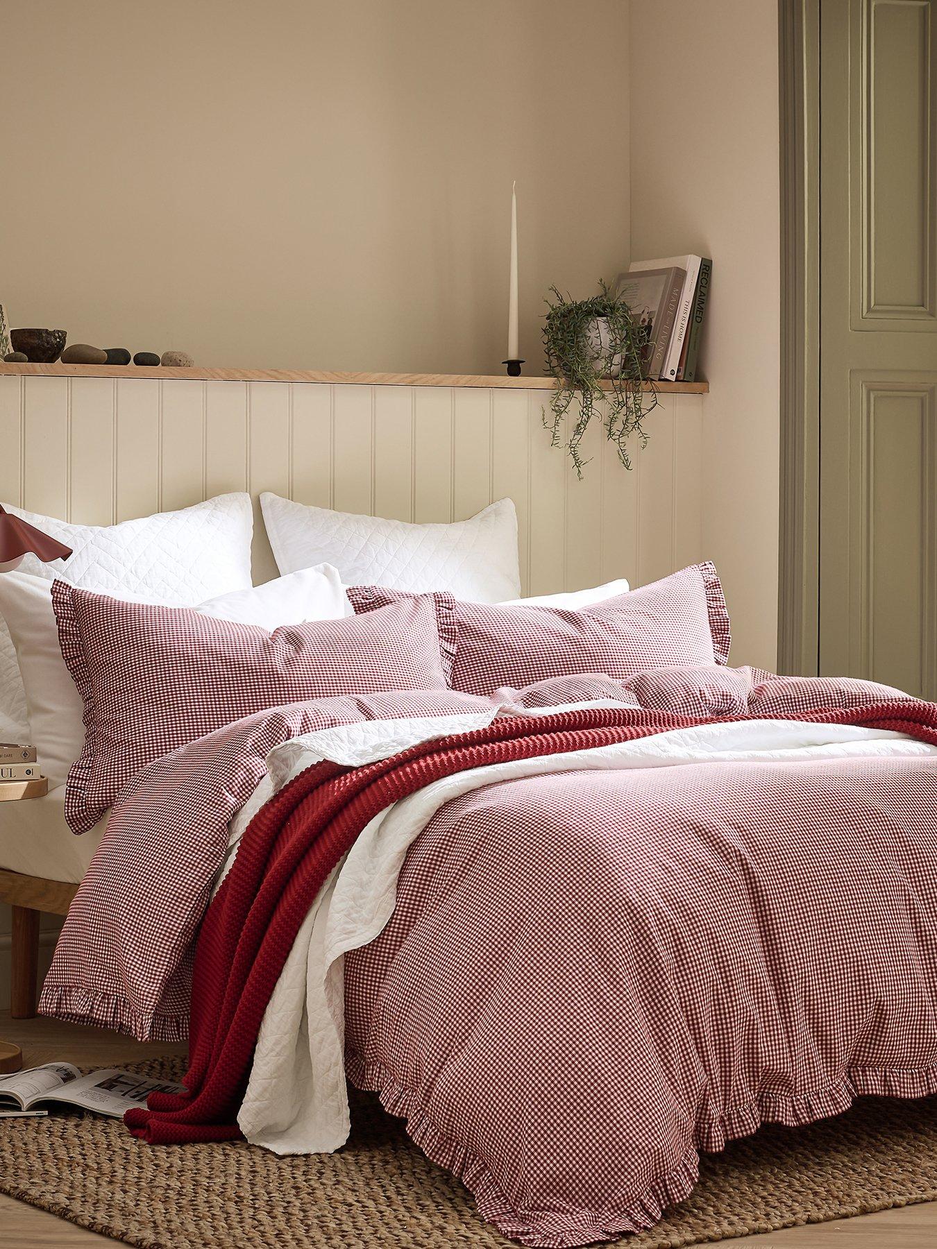 christy-gingham-ruffle-duvet-set--kingfront