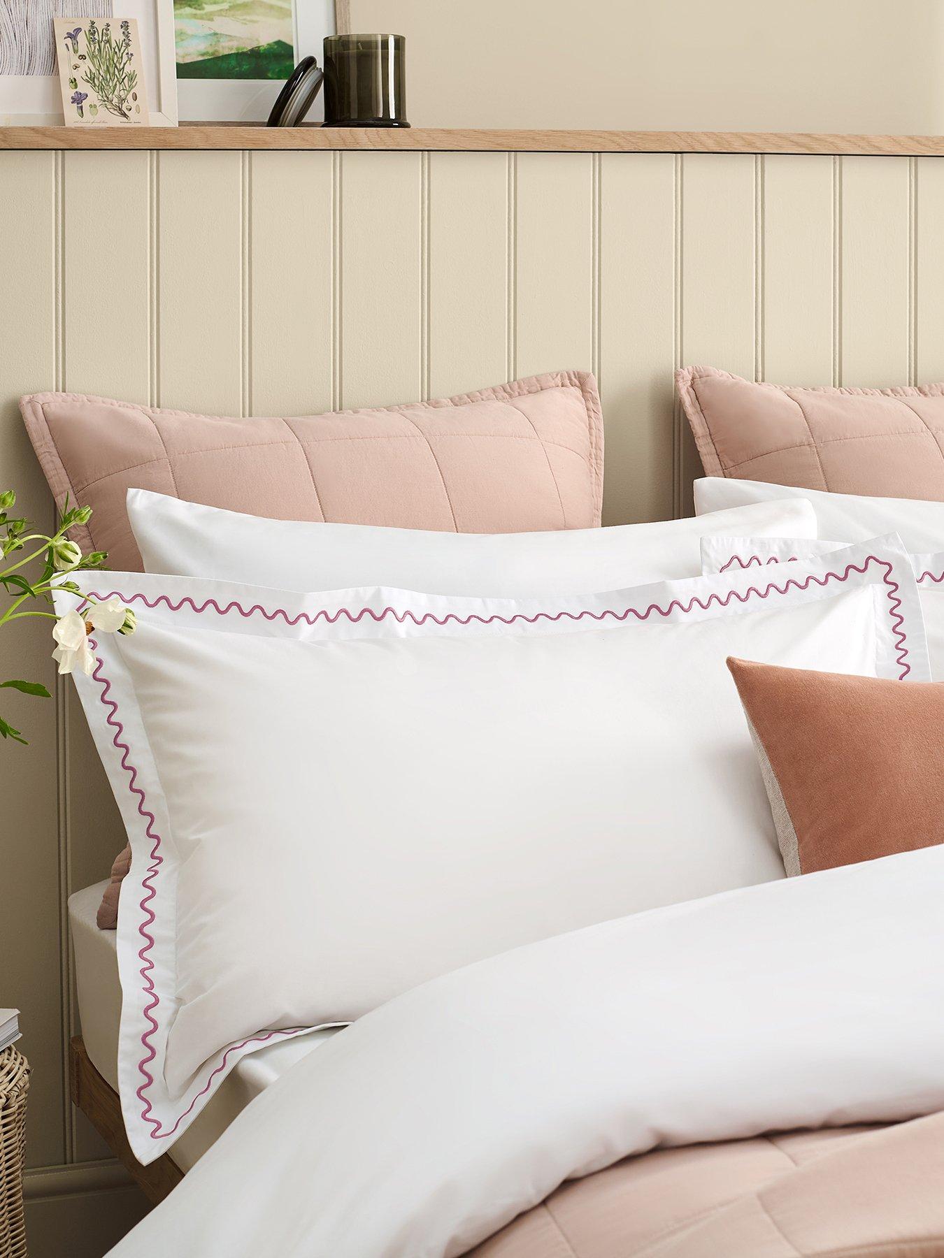 christy-wave-edge-embroidery-duvet-set--doubleback