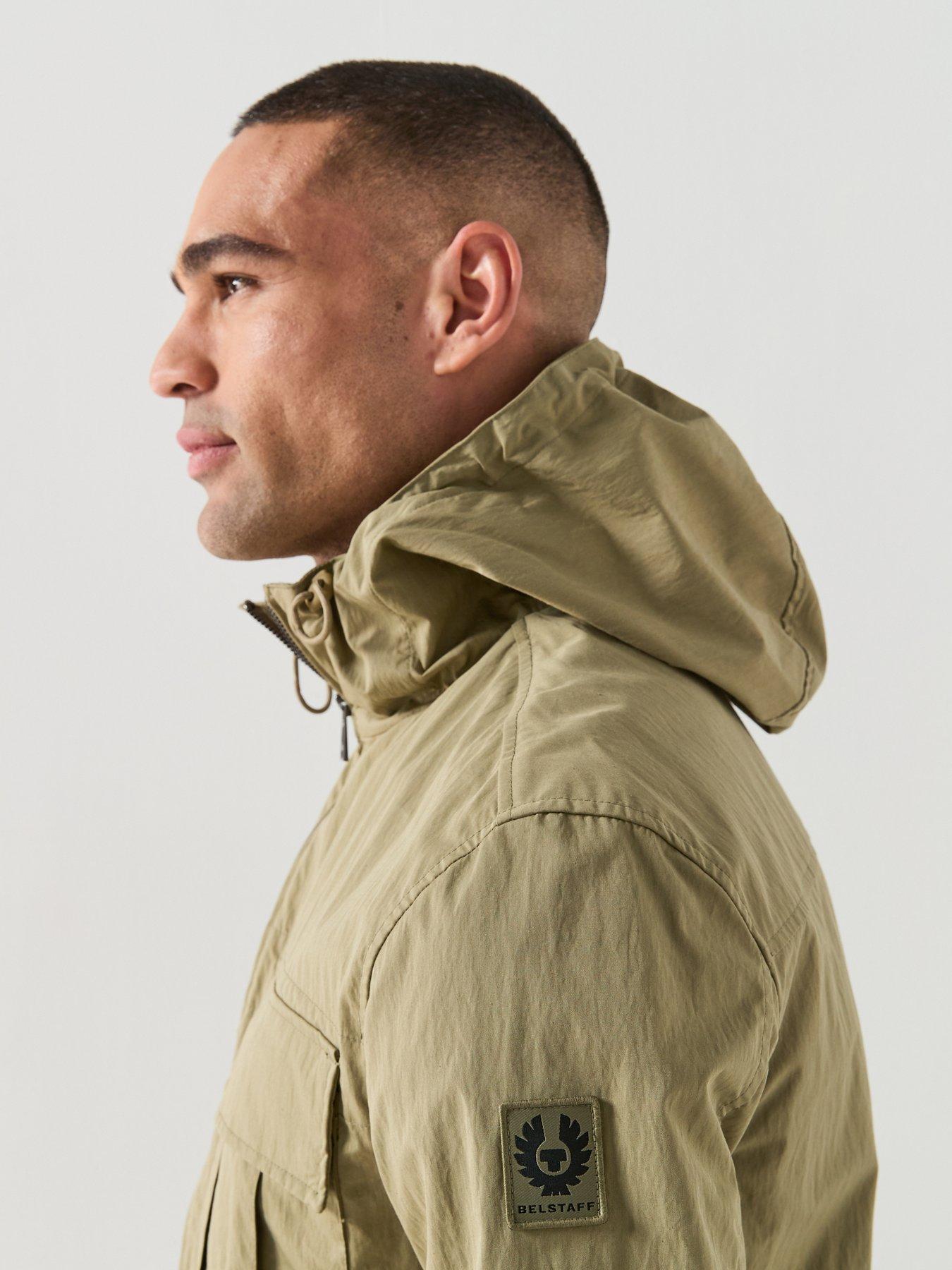 belstaff-container-hooded-cotton-overshirt-light-khakioutfit