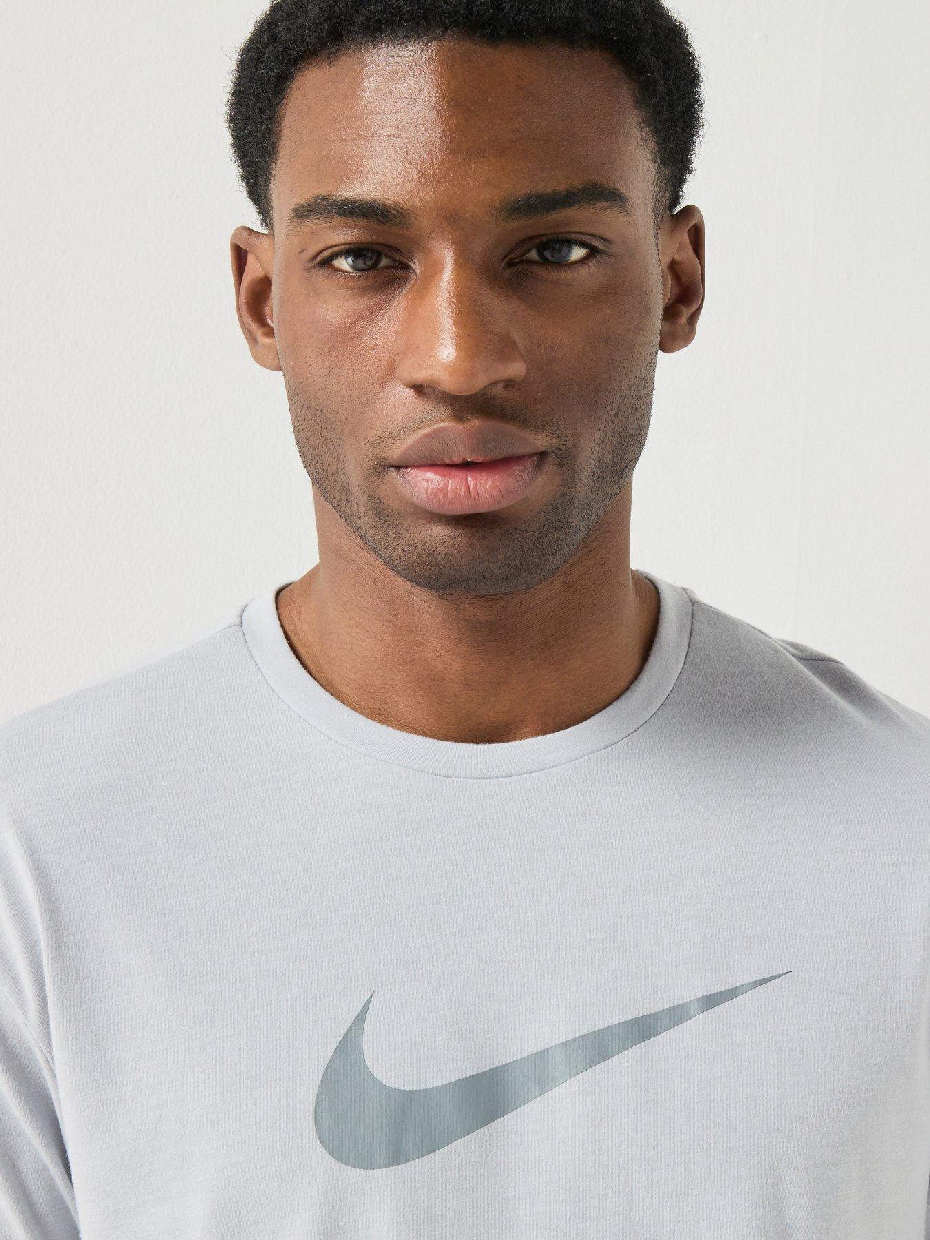 nike-mens-short-sleeve-hydroguard-t-shirt--greyoutfit