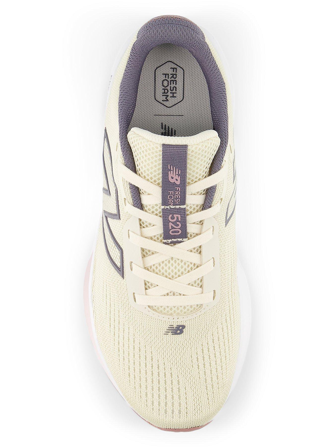 new-balance-womens-running-520-v9-trainers-beigeoutfit