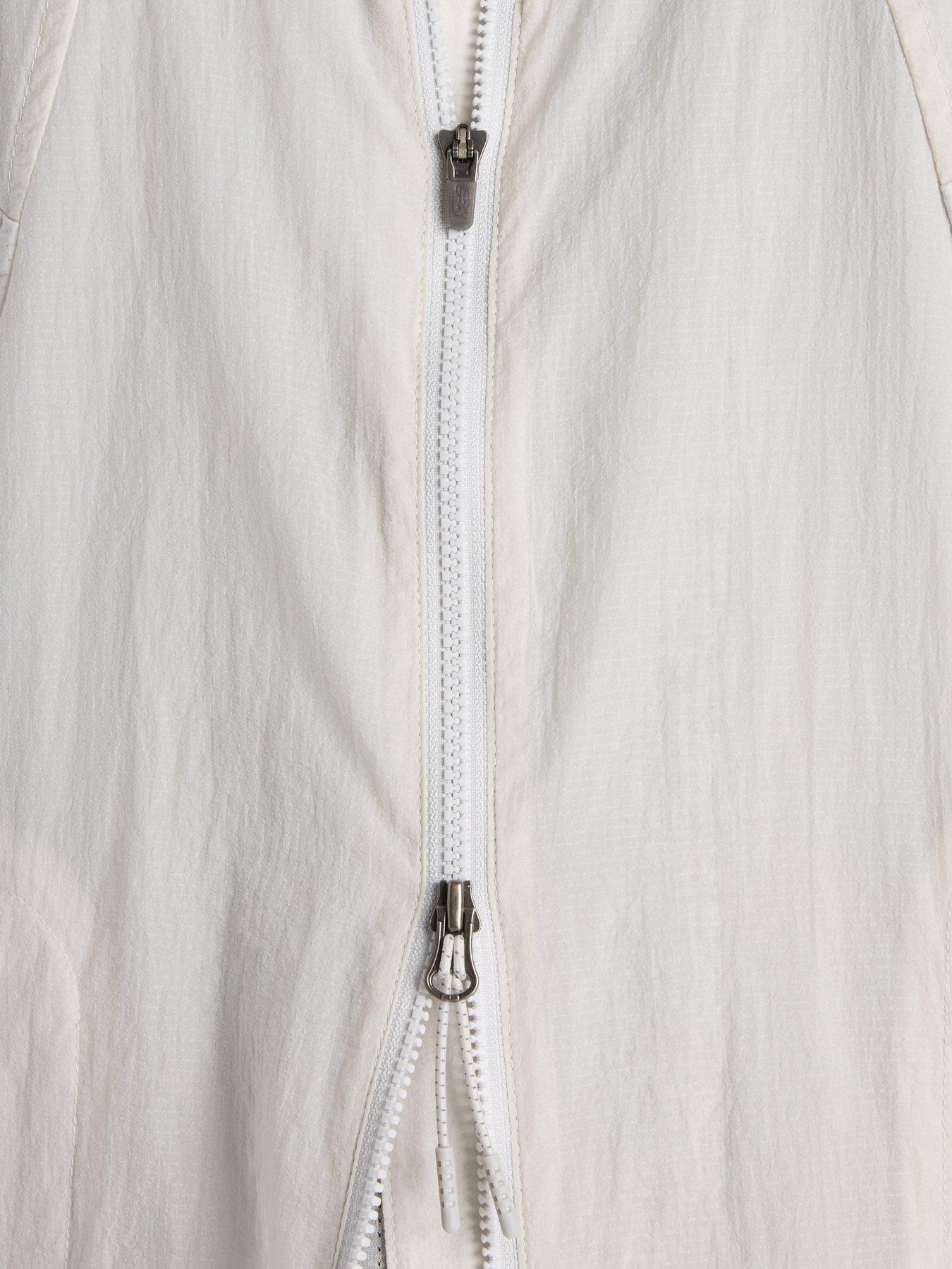 new-balance-mens-running-rc-jacket-greyoutfit