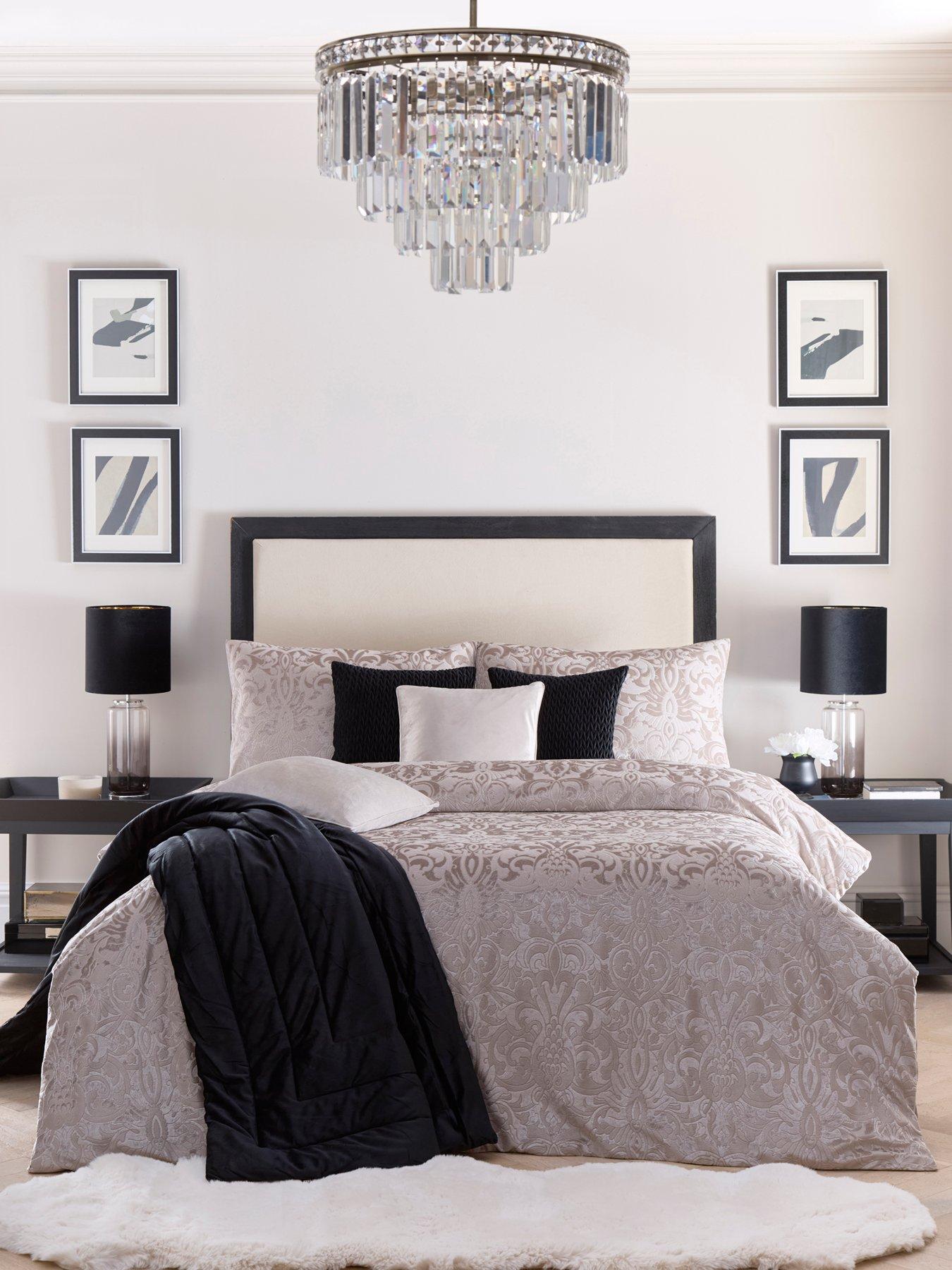 Image 4 of 4 of Laurence Llewelyn-Bowen Firenza Duvet Cover Set in Linen