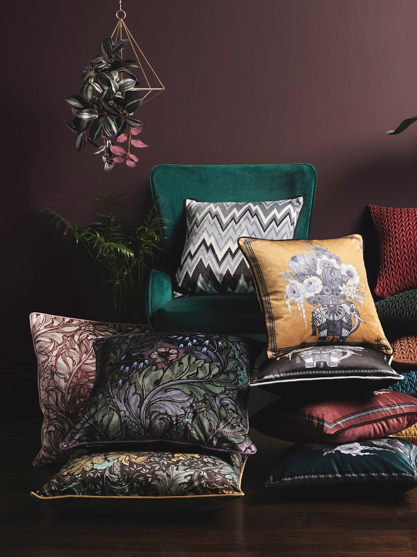 laurence-llewelyn-bowen-rambleicious-filled-cushion--multioutfit
