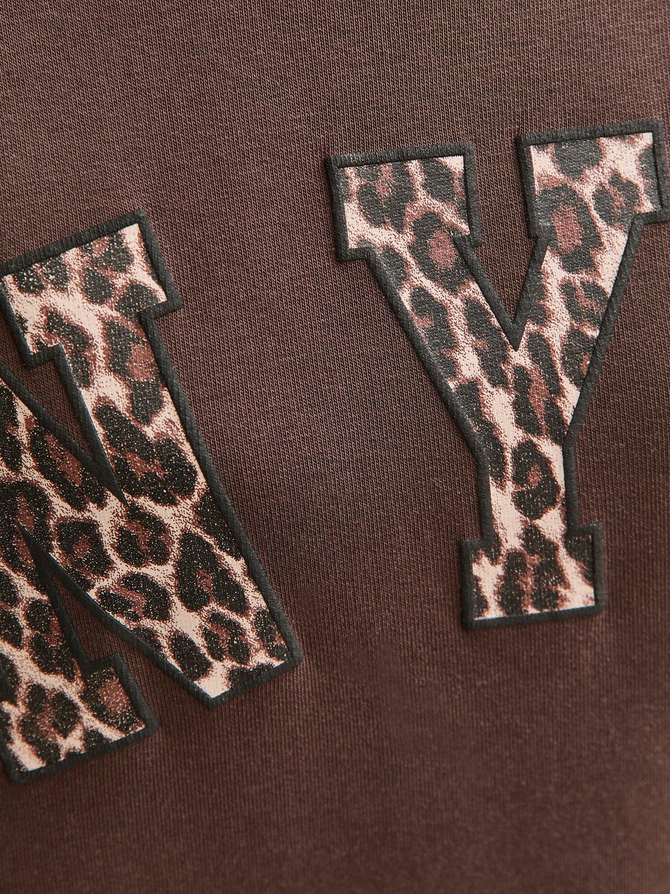 new-look-nyc-leopard-print-logo-sweatshirt-browndetail