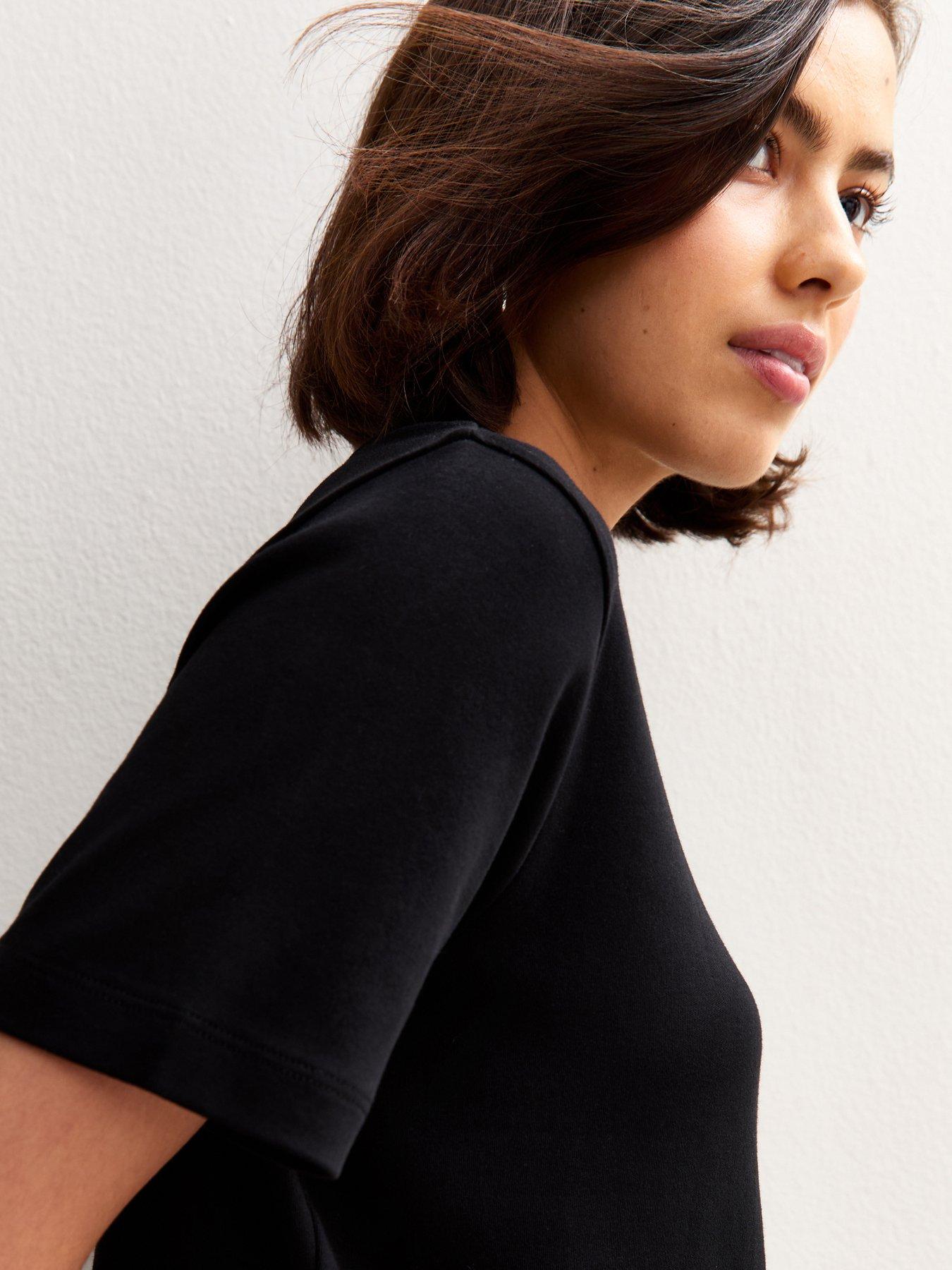 Image 4 of 4 of New Look Black Premium Heavyweight Cotton Relaxed T-Shirt