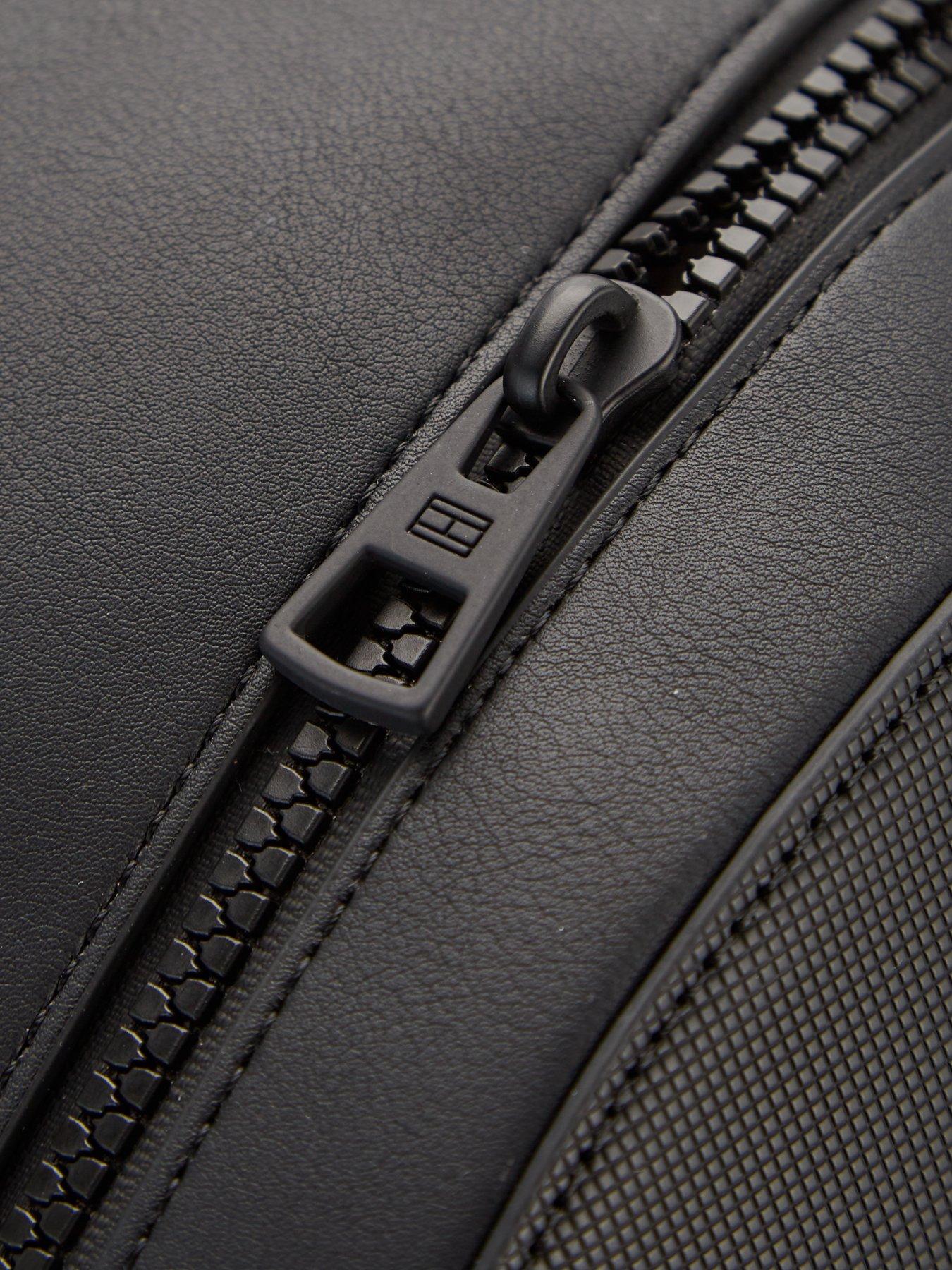 tommy-hilfiger-th-foundation-backpack-blackdetail