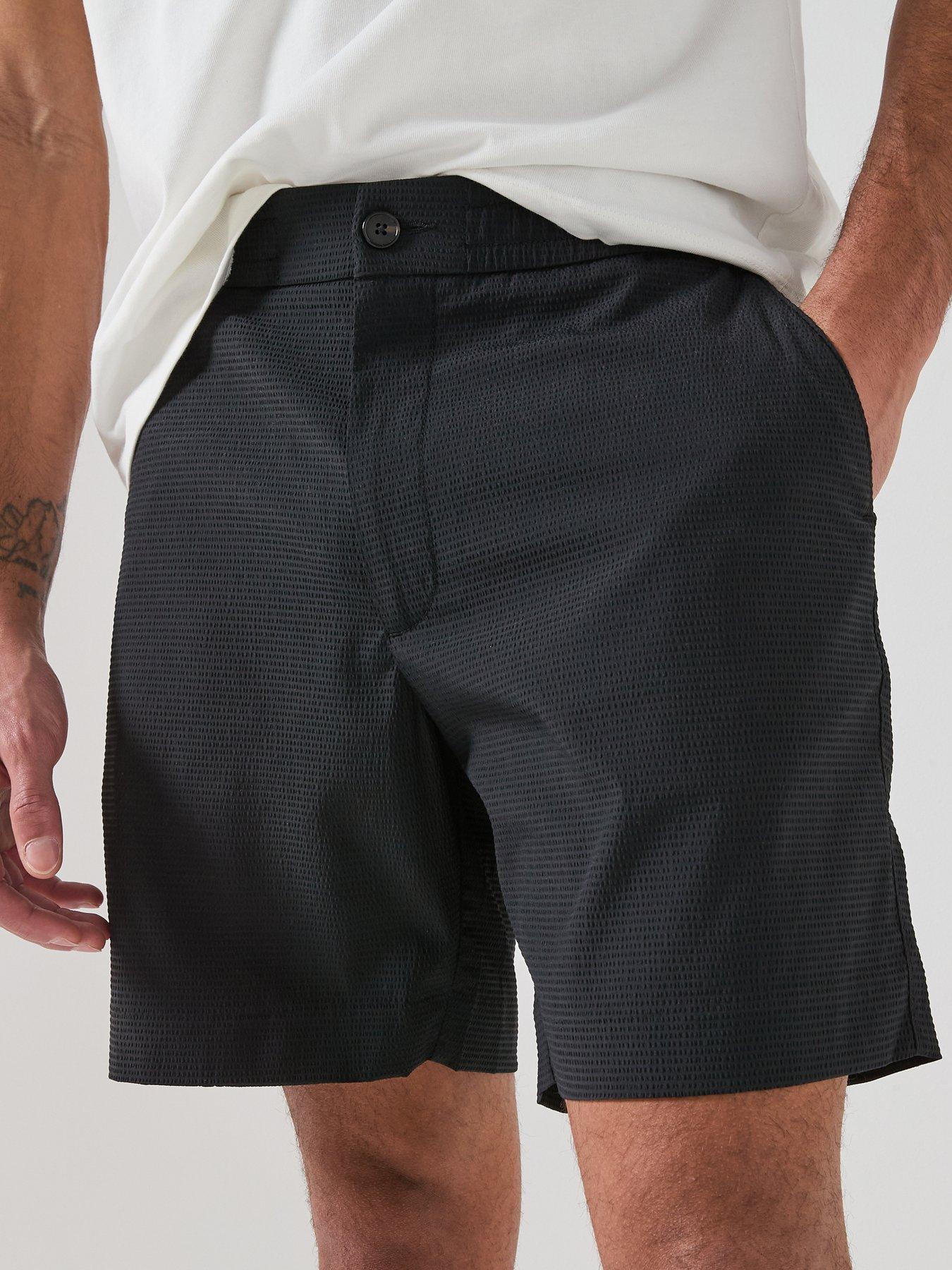 calvin-klein-seersucker-shorts-blackoutfit