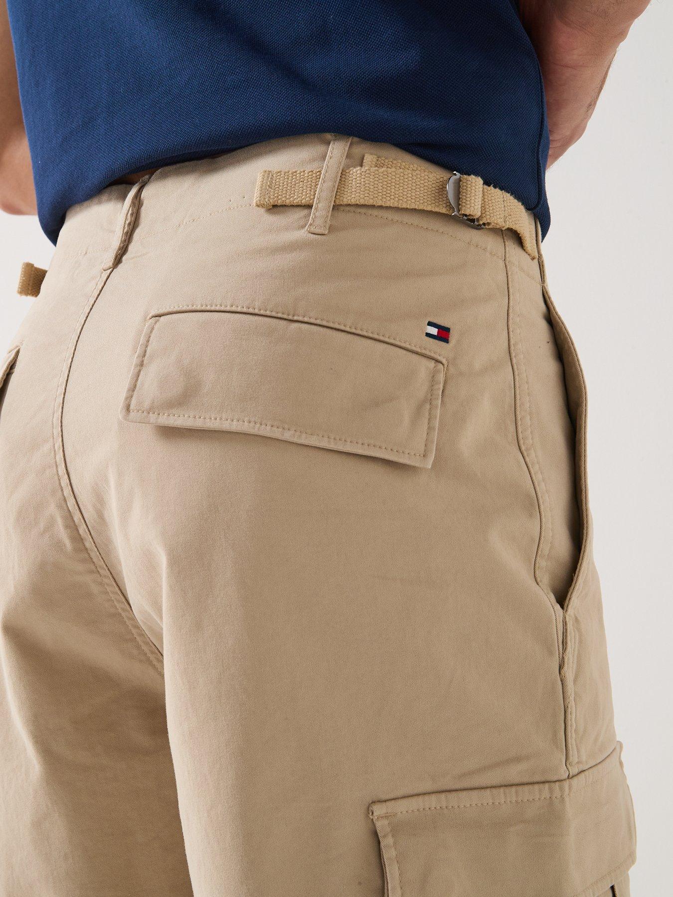 tommy-hilfiger-river-cargo-shorts-light-beigeoutfit