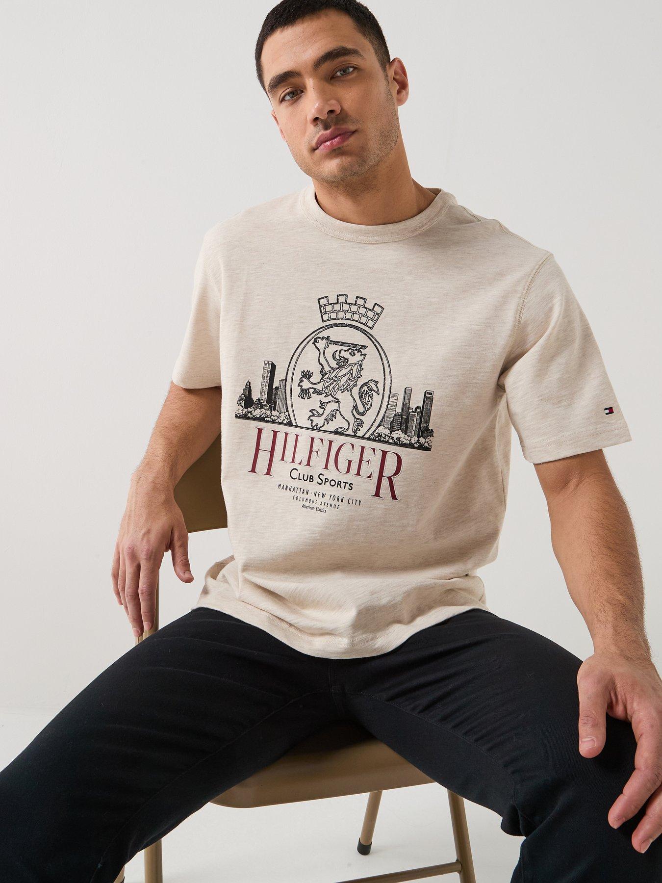 tommy-hilfiger-heritage-crest-large-graphic-t-shirt-light-beigeoutfit
