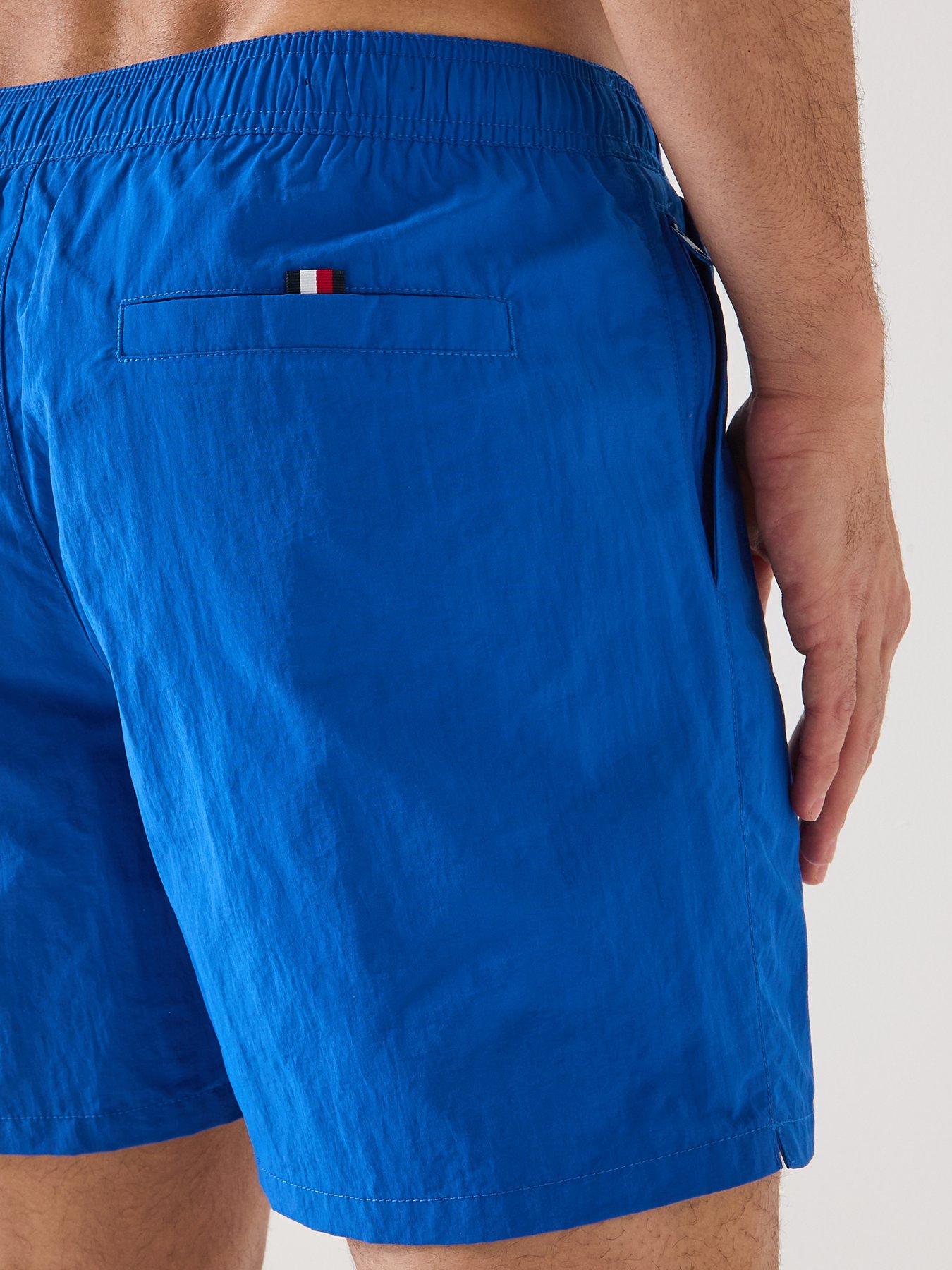 tommy-hilfiger-tommy-hilfiger-side-linear-logo-swimshorts-blueoutfit
