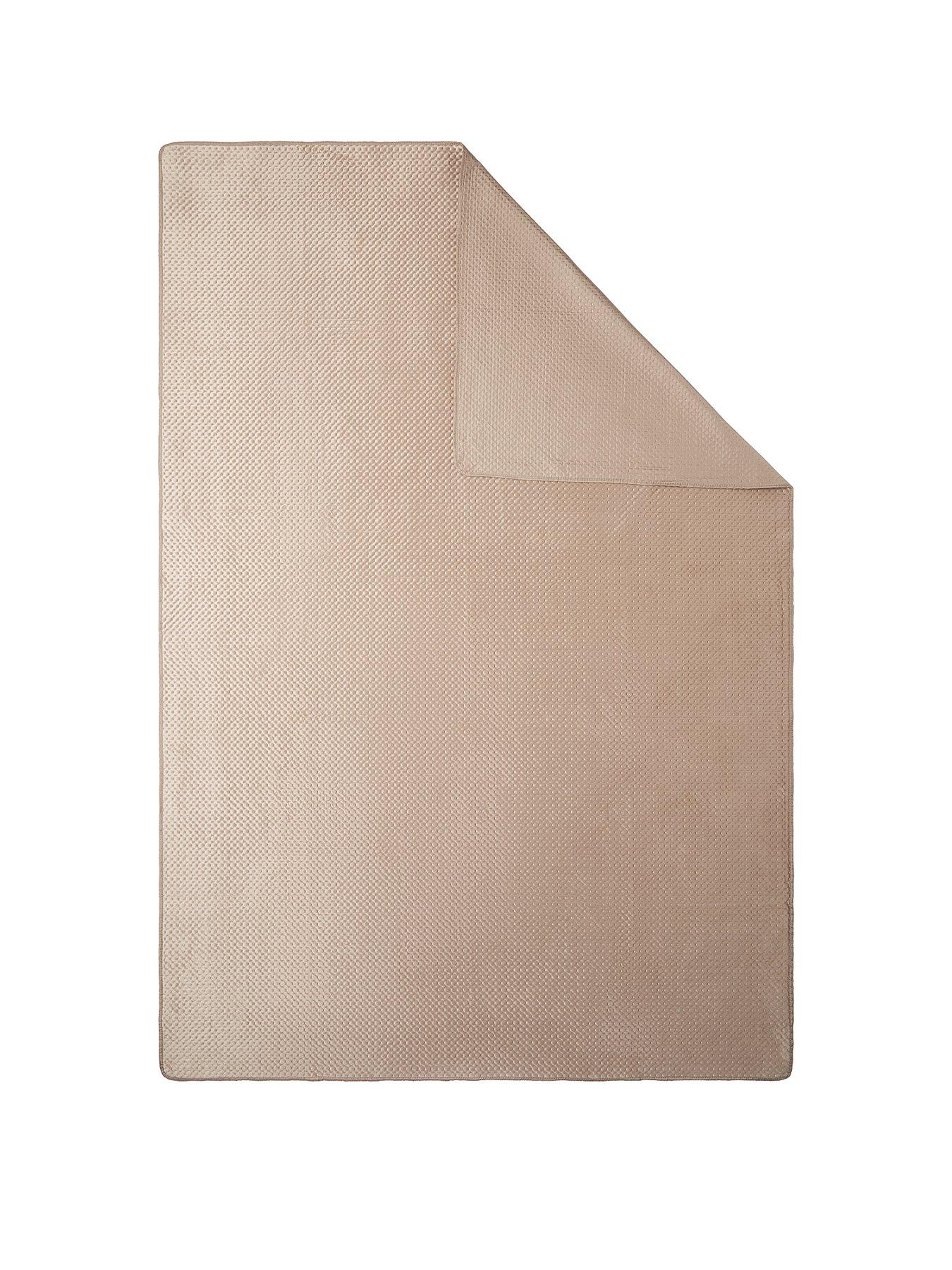 the-very-collection-liso-bedspread-165x240cmstillFront