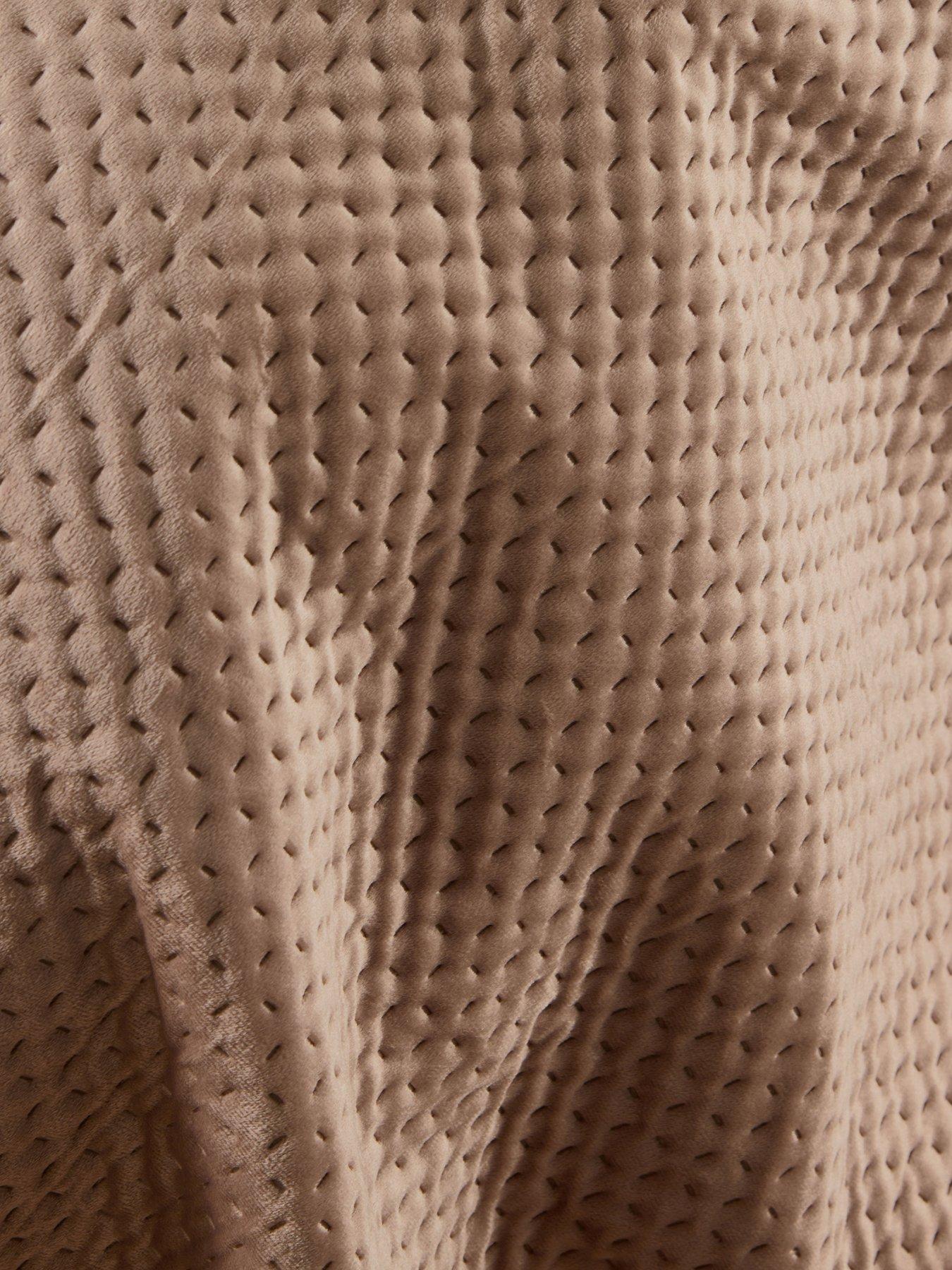 the-very-collection-liso-bedspread-165x240cmback