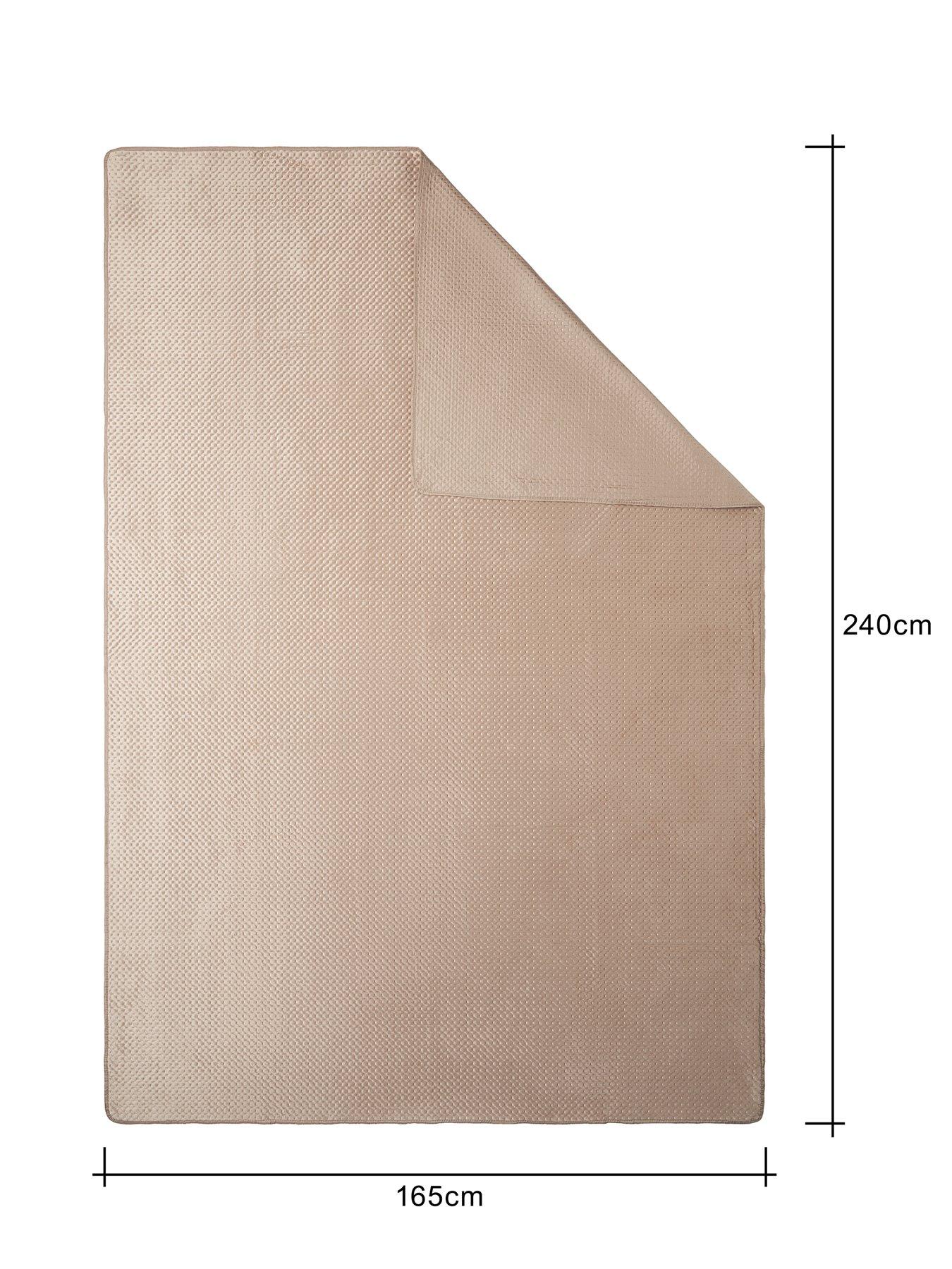 the-very-collection-liso-bedspread-165x240cmoutfit