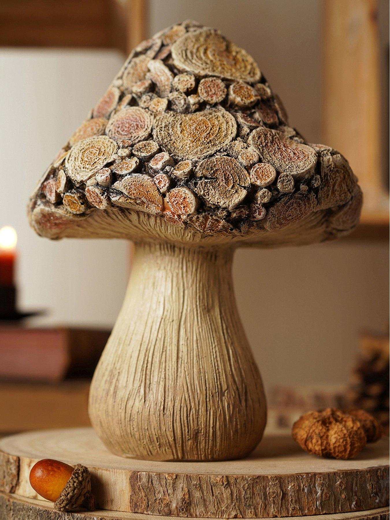 country-living-country-living-wood-effect-mushroom-with-log-20cmsfront