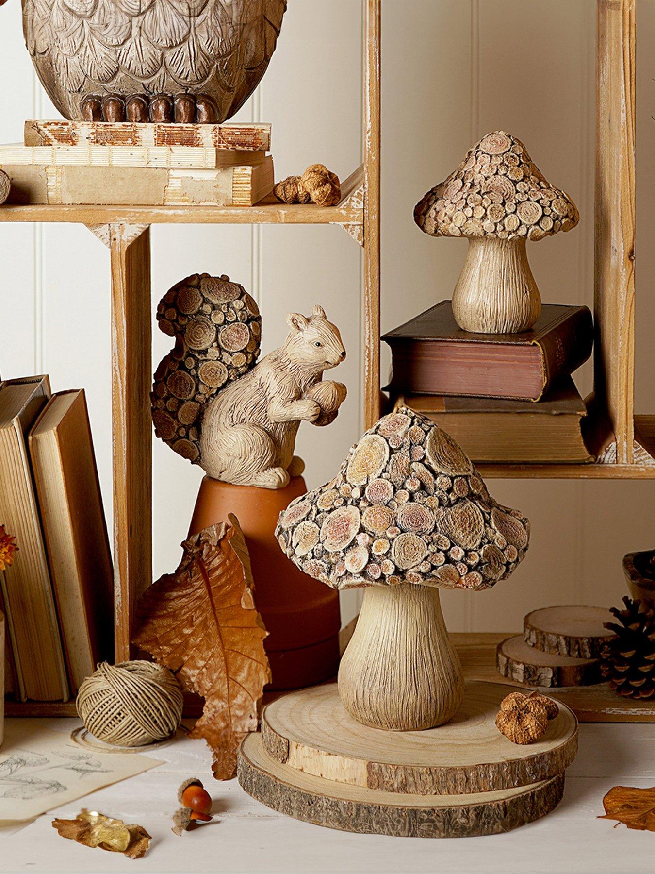 country-living-country-living-wood-effect-mushroom-with-log-20cmsdetail